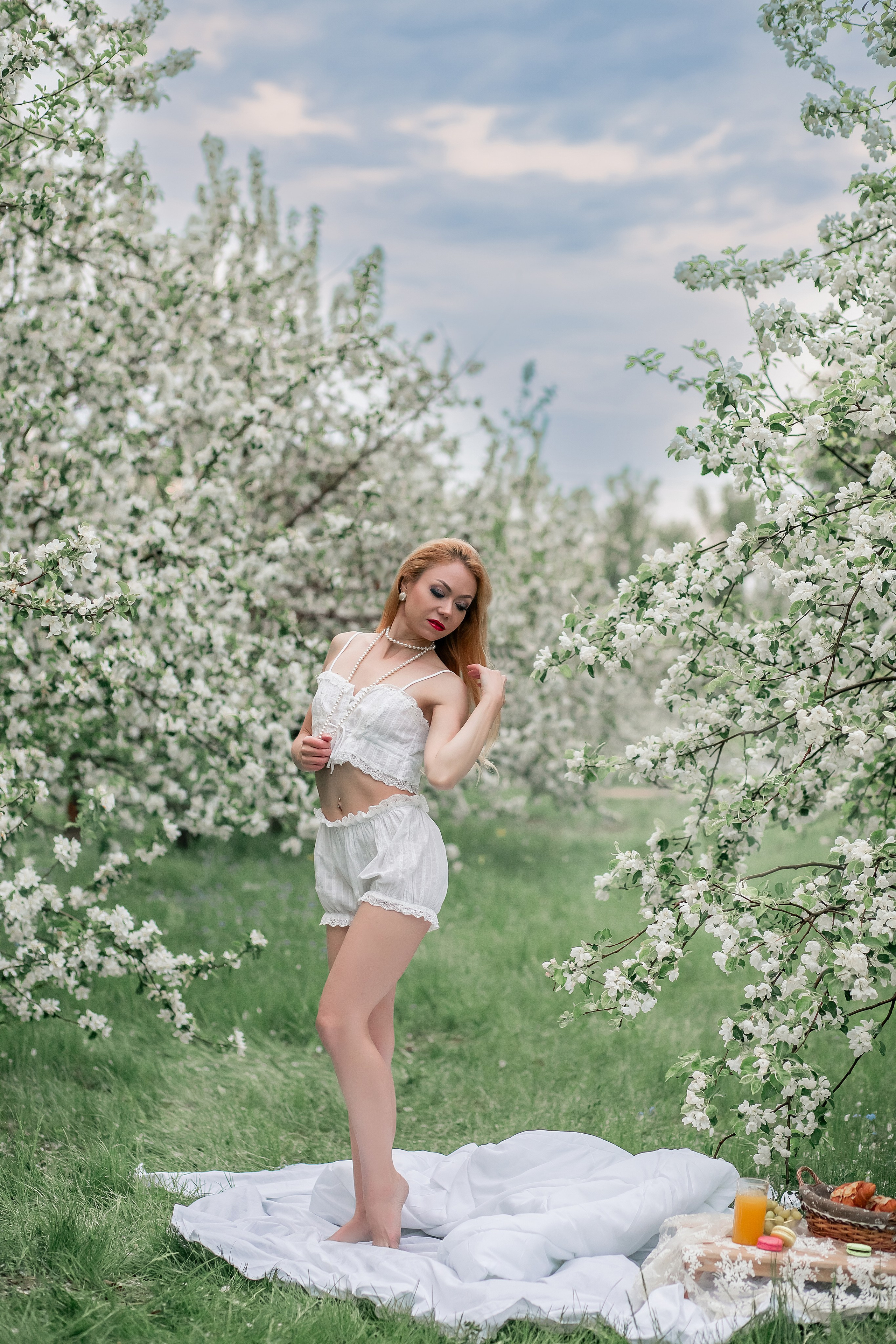 Рассвет в яблоневом саду. Детский и семейный фотограф в Красноярске Юлия Бирюкова
