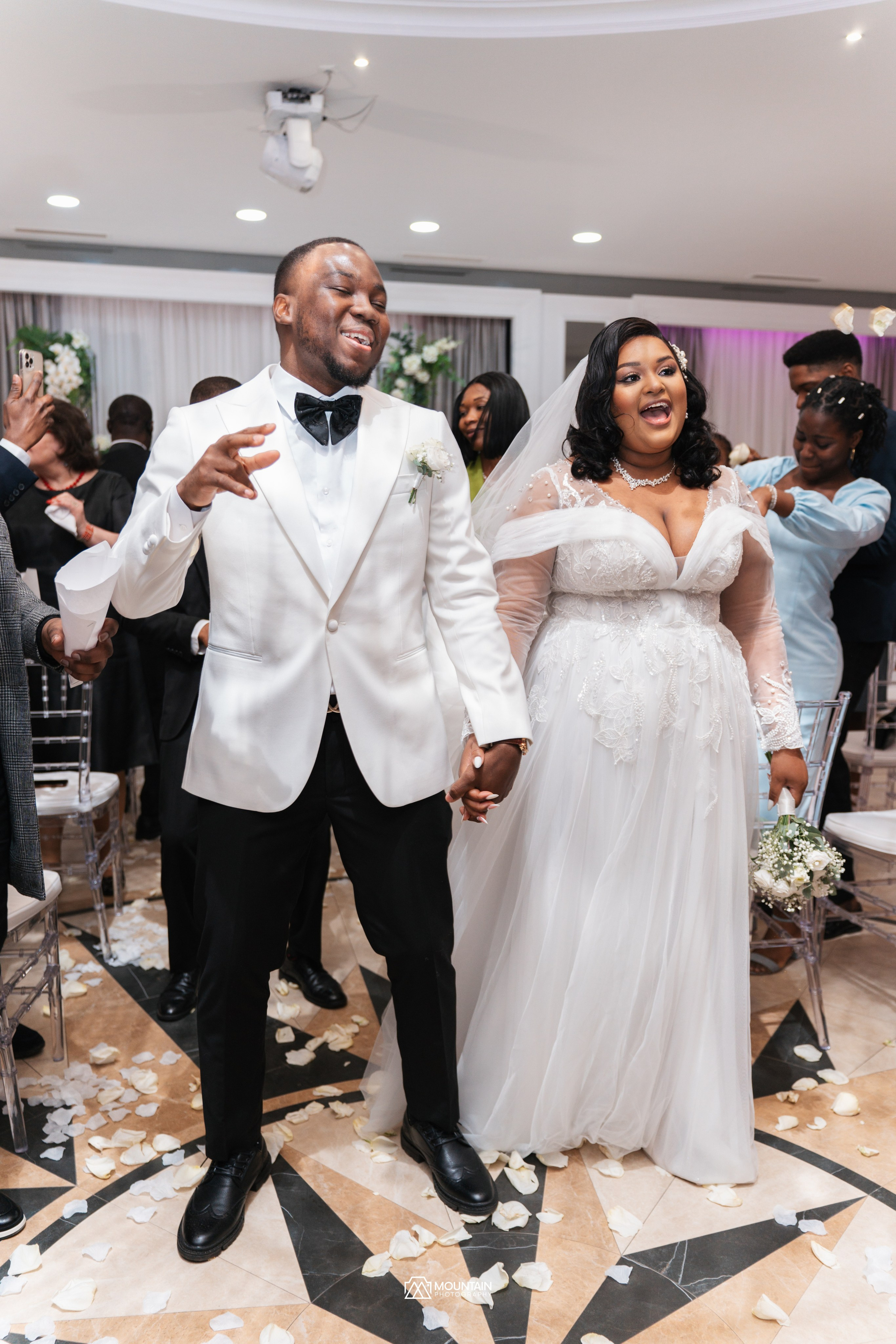 Cletus And Karabo. Я занимаюсь событийной, свадебной, товарной, студийной… фотографией