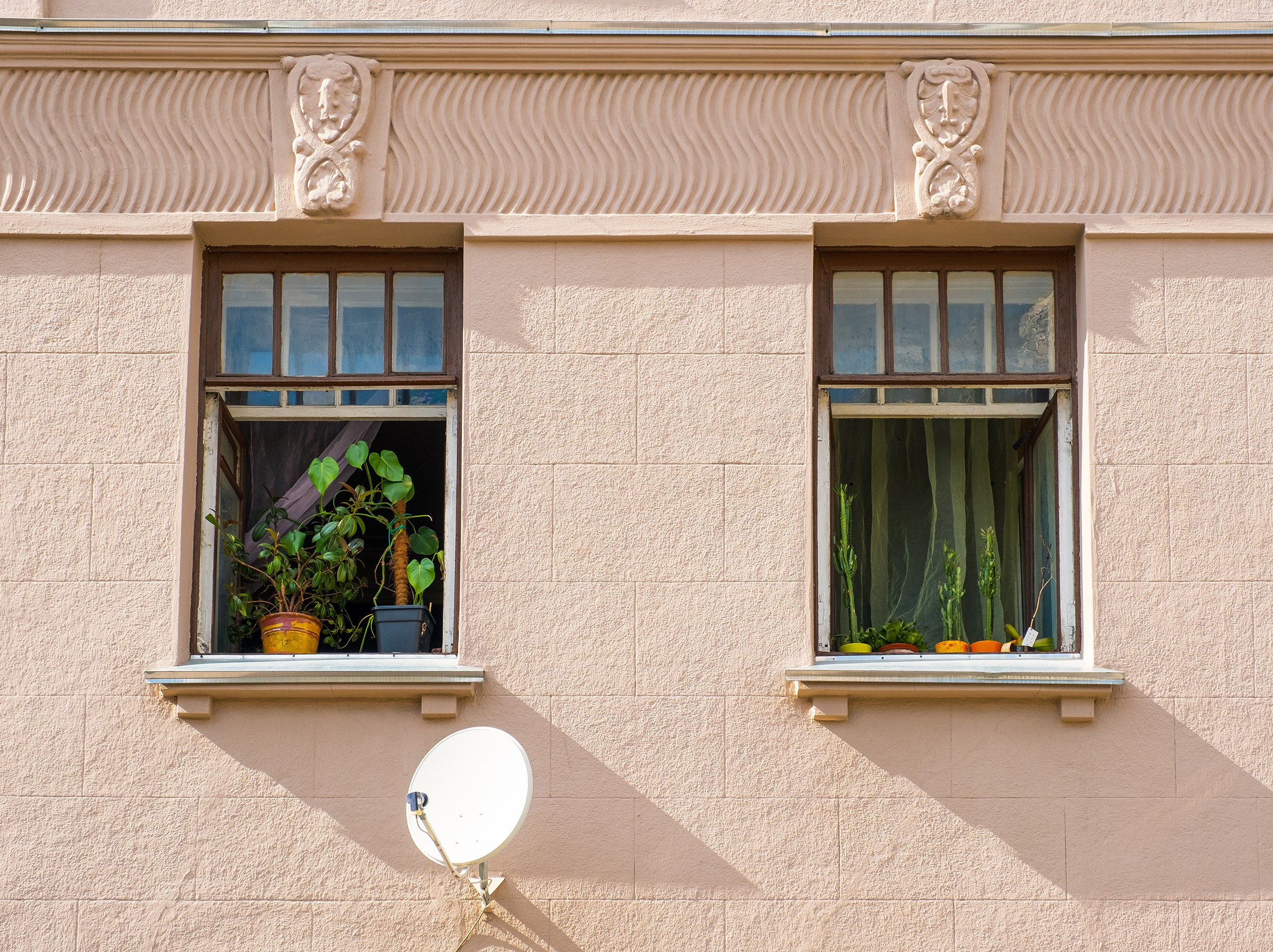 Фотографии сделанные на улицах городов. Профессиональный фотограф Игорь Пискарев в Москве. Студийная и выездная съёмка. Портретная и предметная съёмка. Авторская фотография