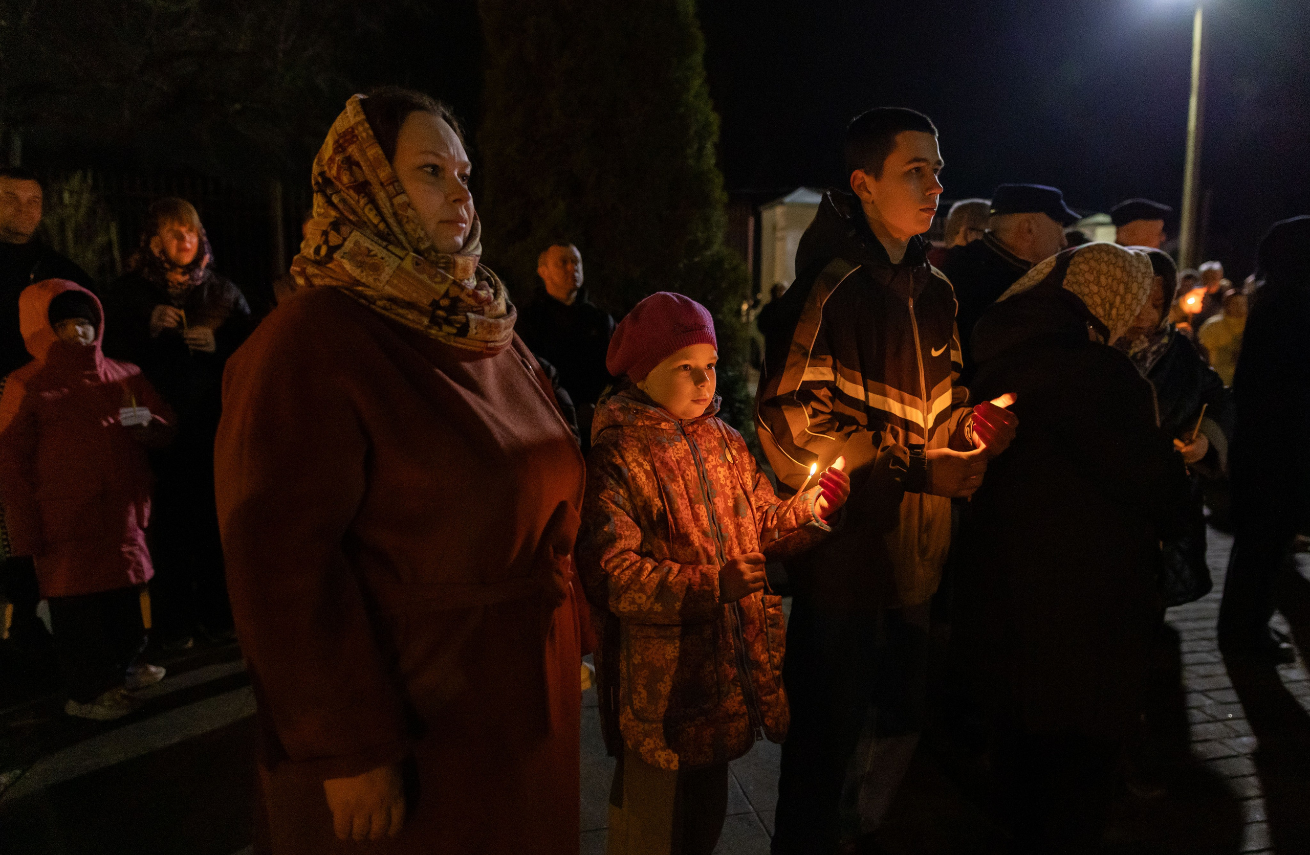 Пасха Воскресенский храм с Ашитково. Семейный и детский фотограф Анна Петракова