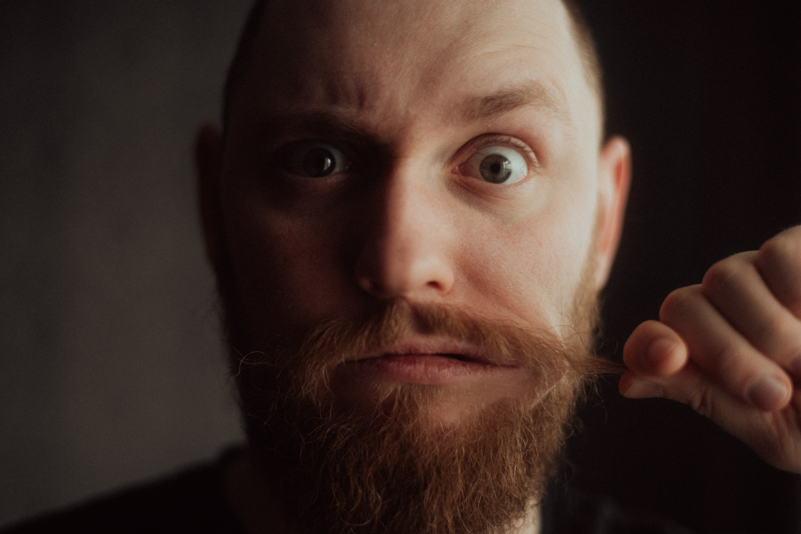 Портретная фотосессия в квартире, автопортрет