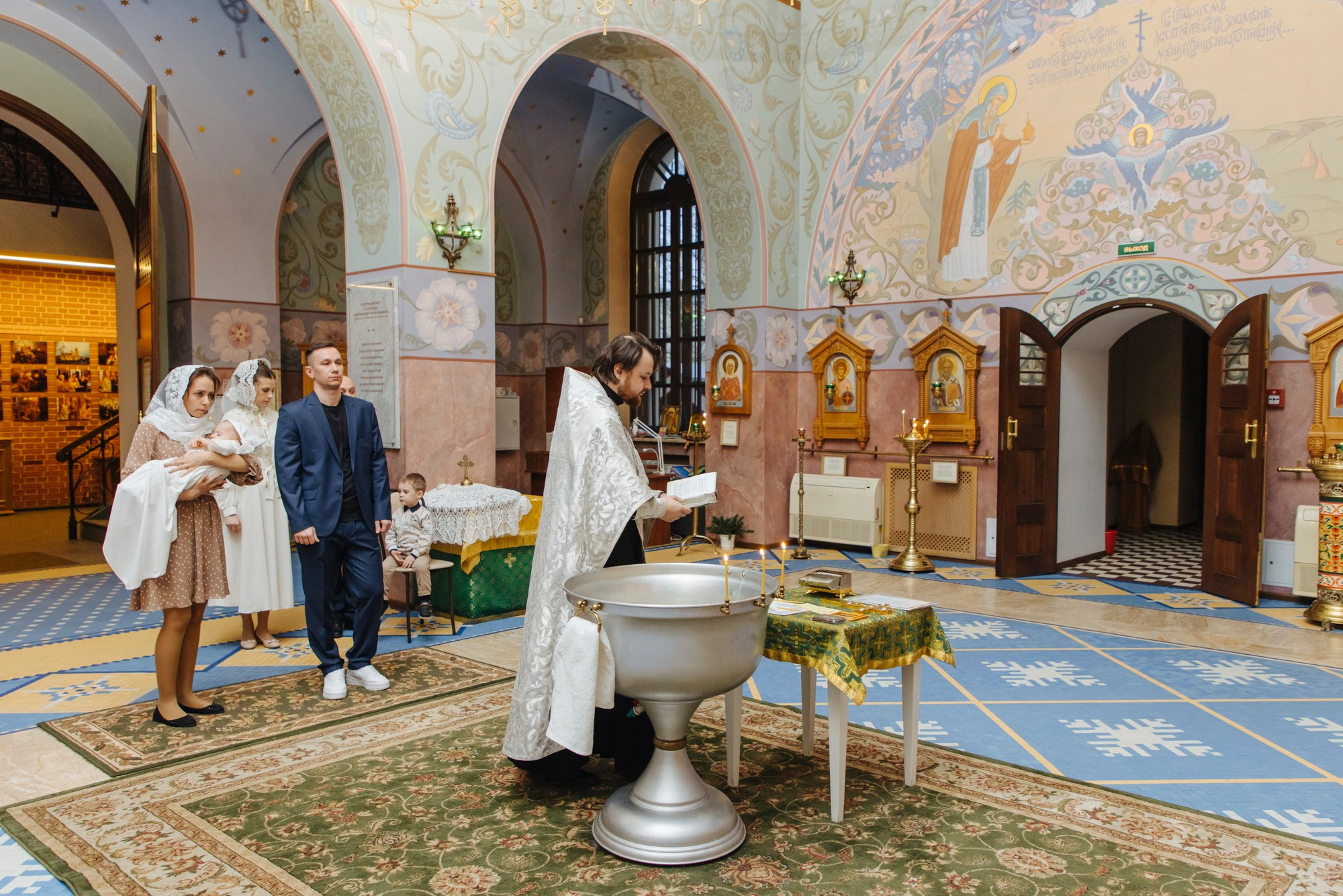 где крестить в ло спб, лучшие церкви для крещения, топ храмов спб, сколько стоит крещение, лучшие соборы для крестин крещения, какой храм выбрать, цена крещение спб, фотограф на крещение санкт петербург