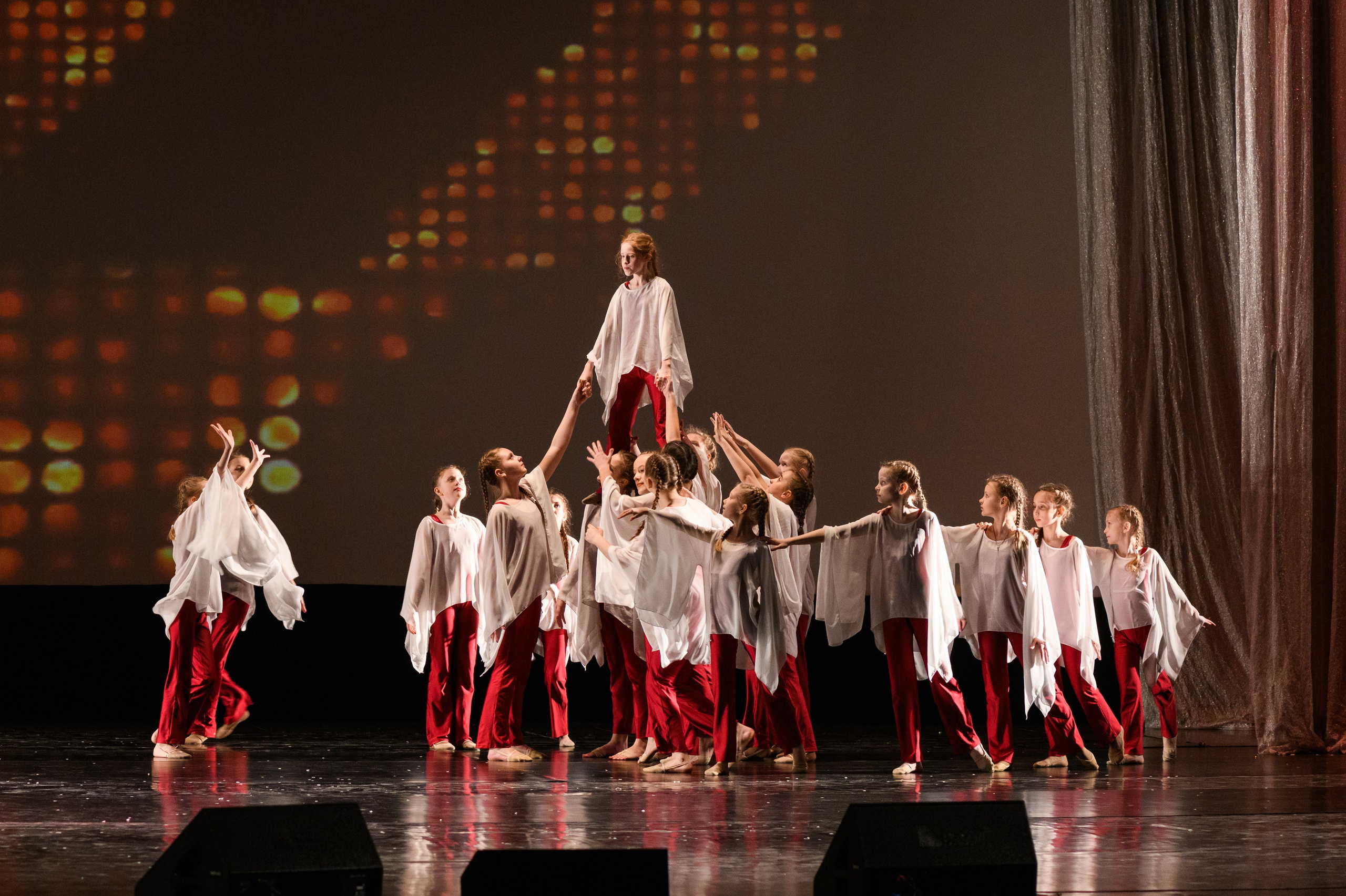 23 апреля, часть 2, БКЗ Октябрьский, г. Санкт-Петербург. Золотое яблочко