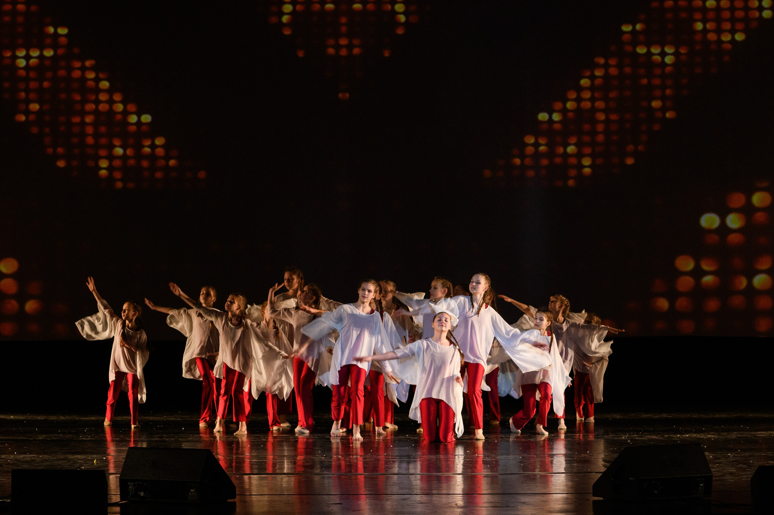 23 апреля, часть 2, БКЗ Октябрьский, г. Санкт-Петербург. Золотое яблочко