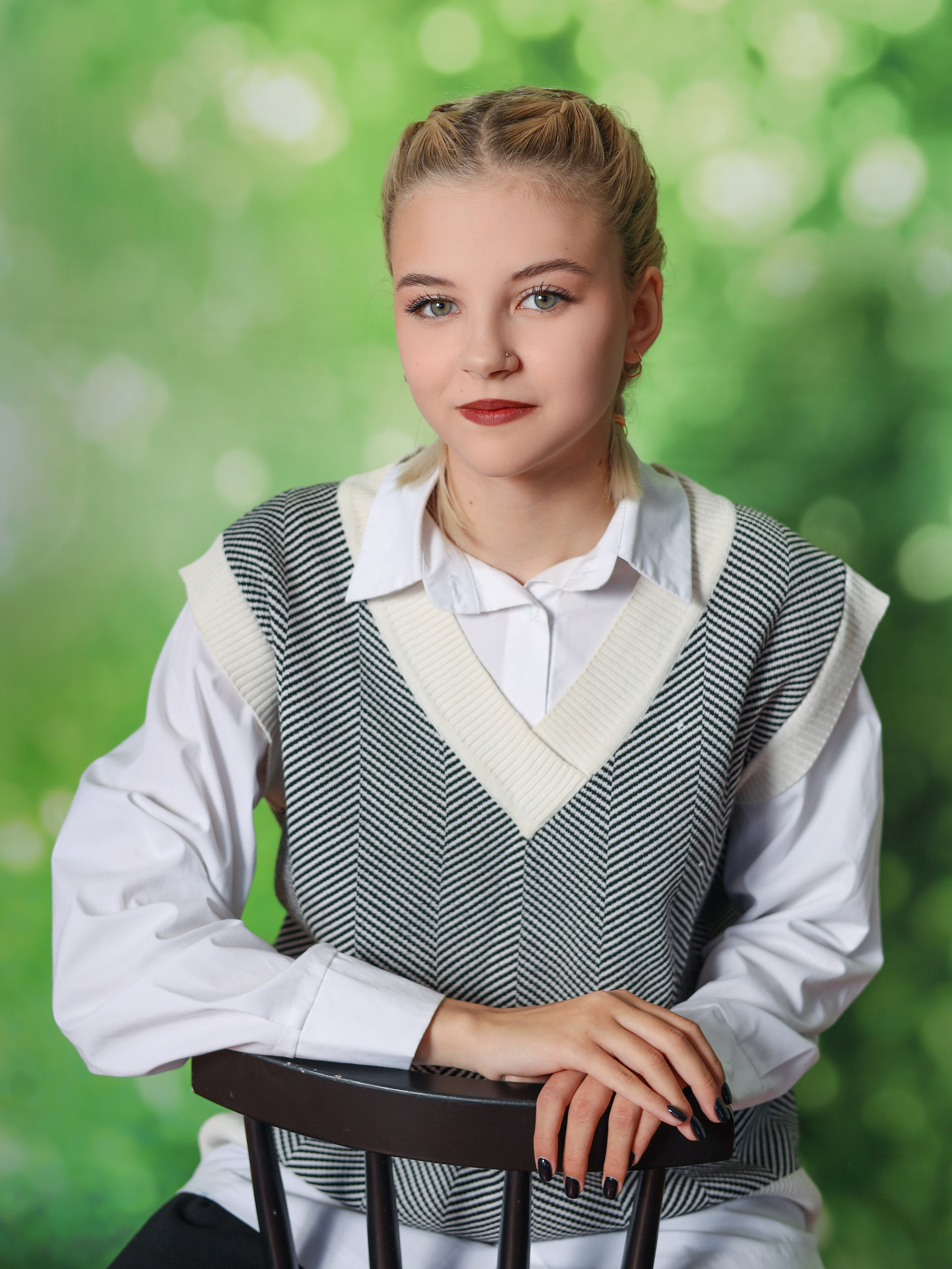 Фон Зеленый. Фотостудия «Стремянка».Фотосессии в детских садах и школах