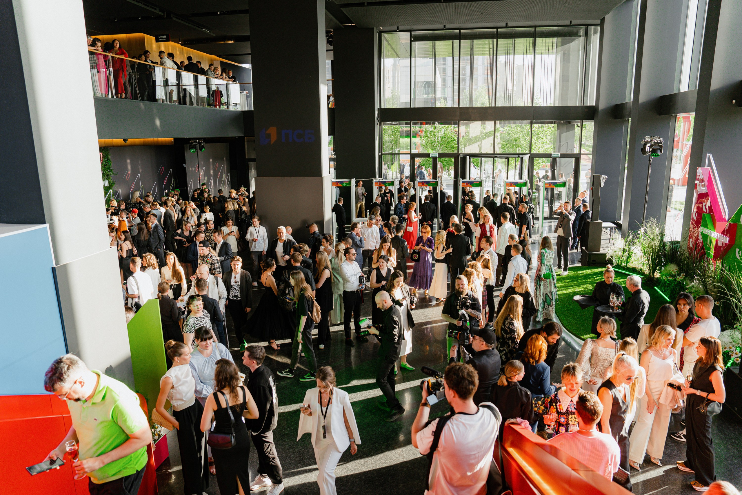 Национальная премия интернет-контента ИРИ. Костя Жуков — фотограф в Москве