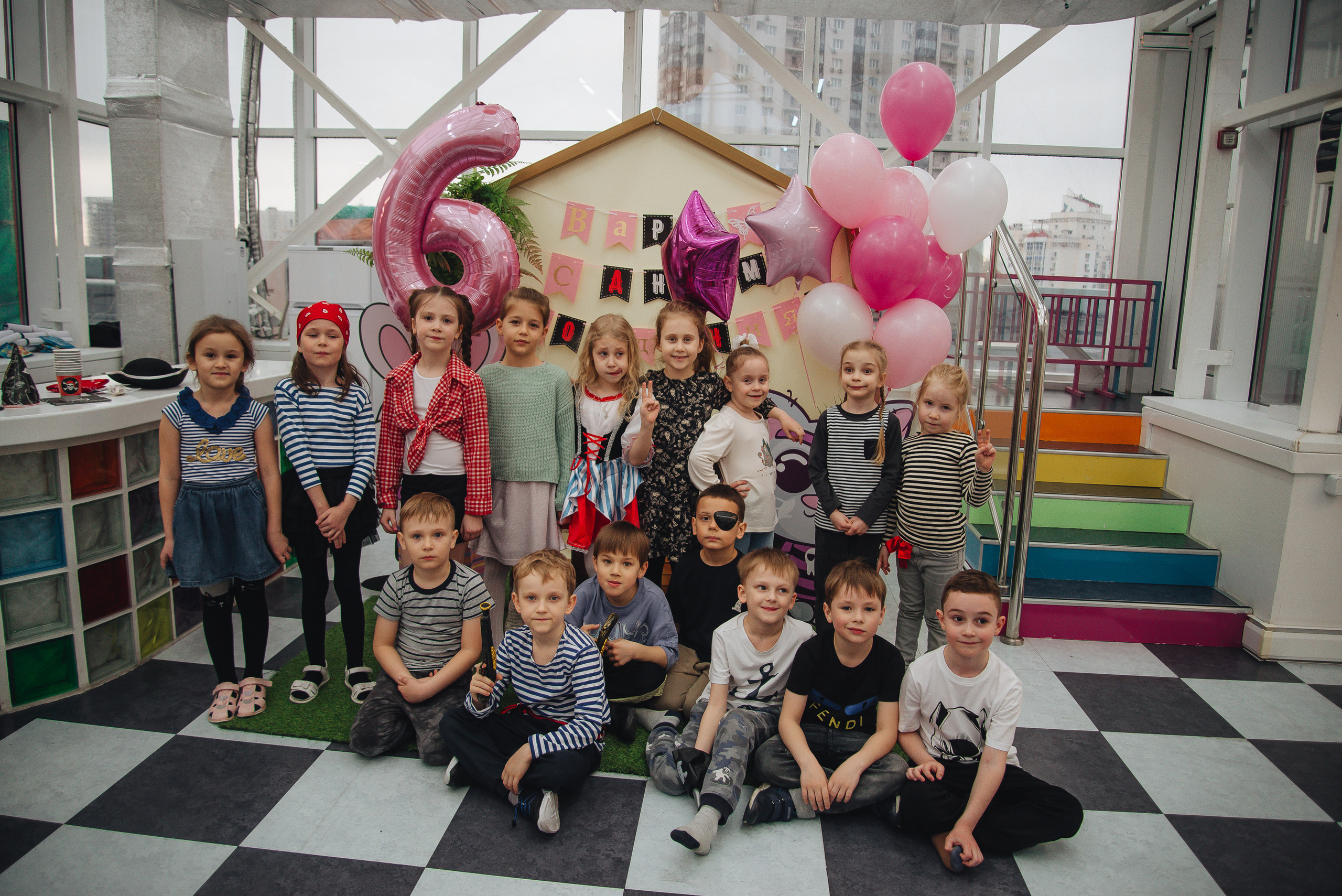 Kids celebrating. Фотограф Прага | Photographer Prague| Фотограф в Праге Яра Куркус