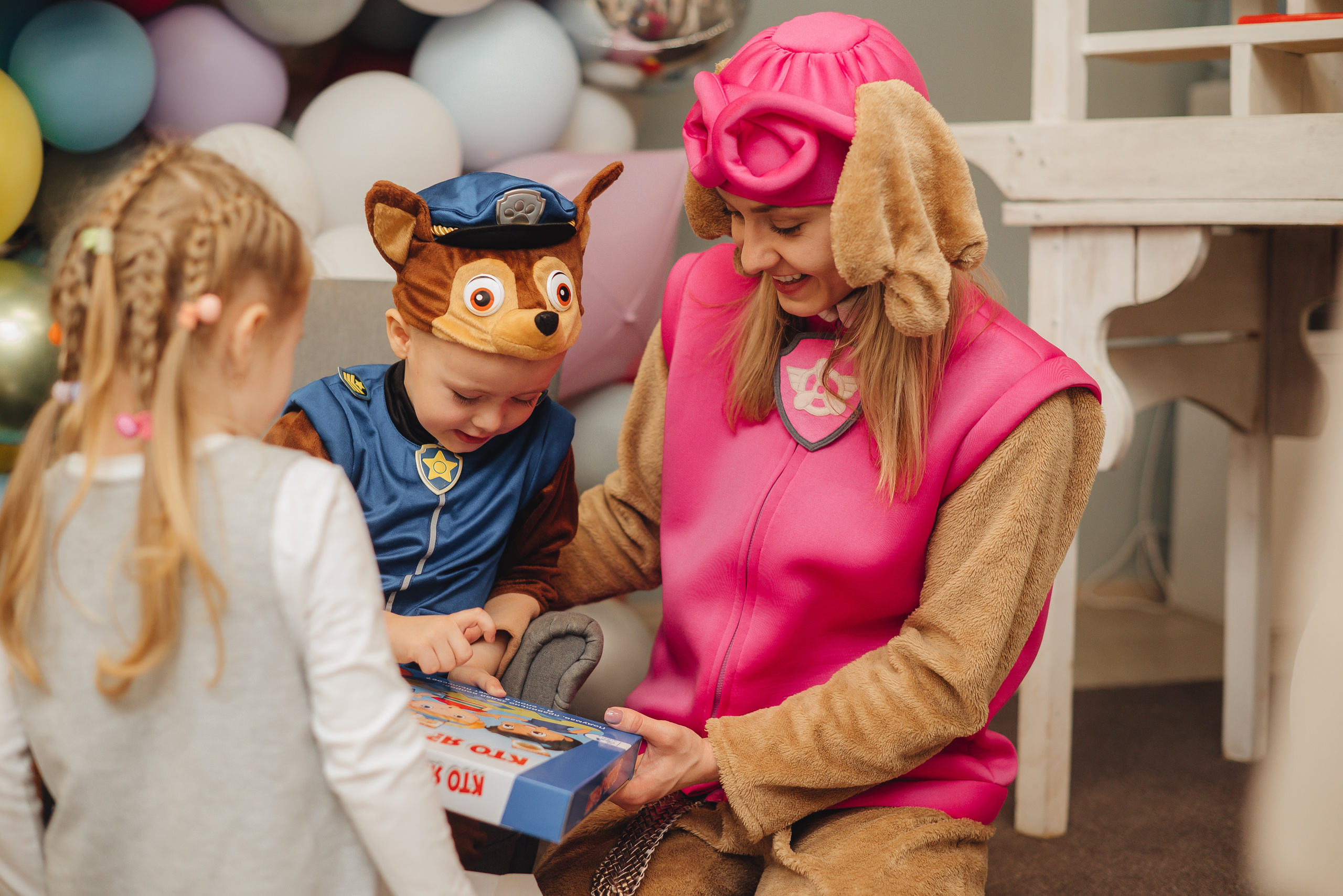 Kids celebrating. Фотограф Прага | Photographer Prague| Фотограф в Праге Яра Куркус