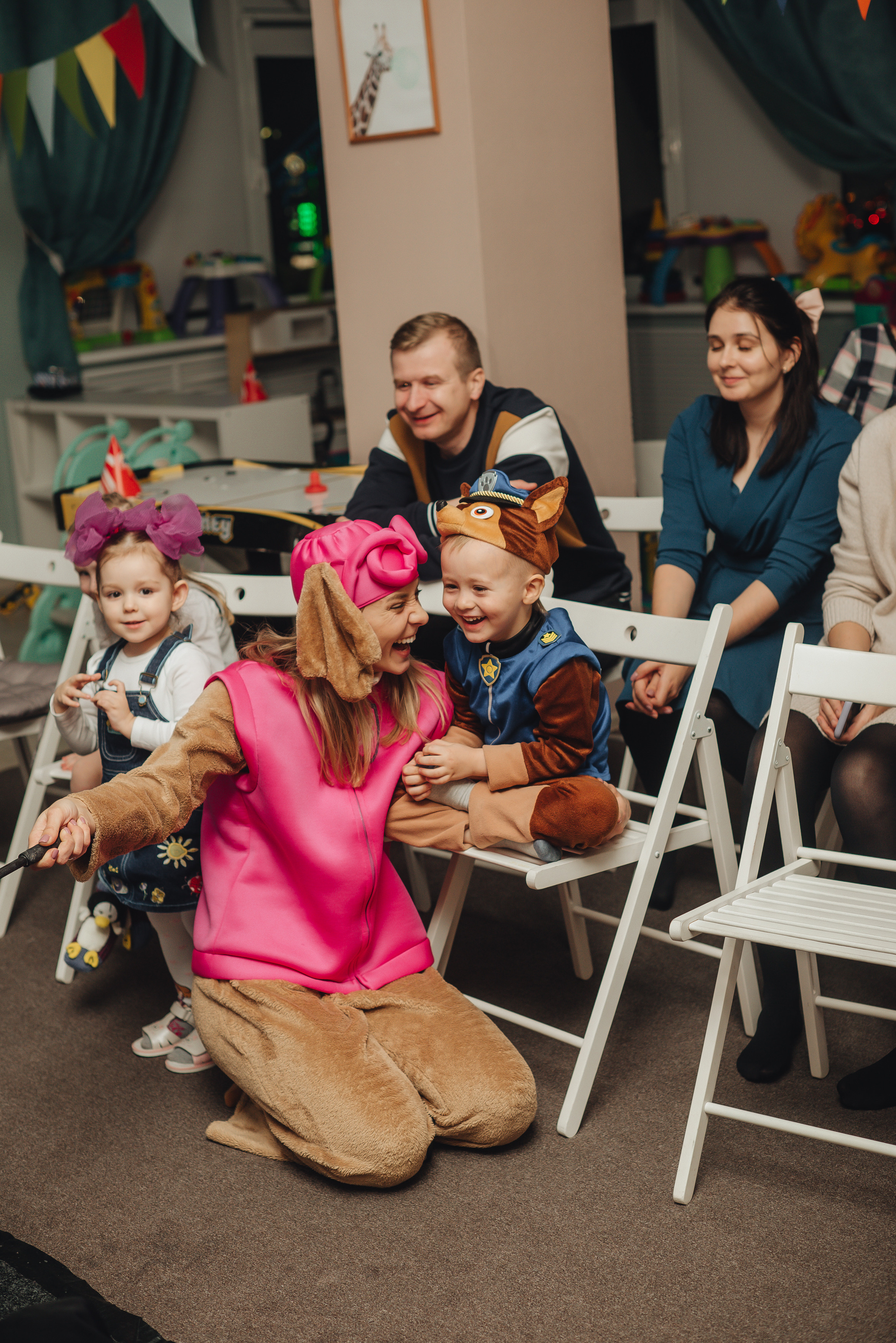Kids celebrating. Фотограф Прага | Photographer Prague| Фотограф в Праге Яра Куркус