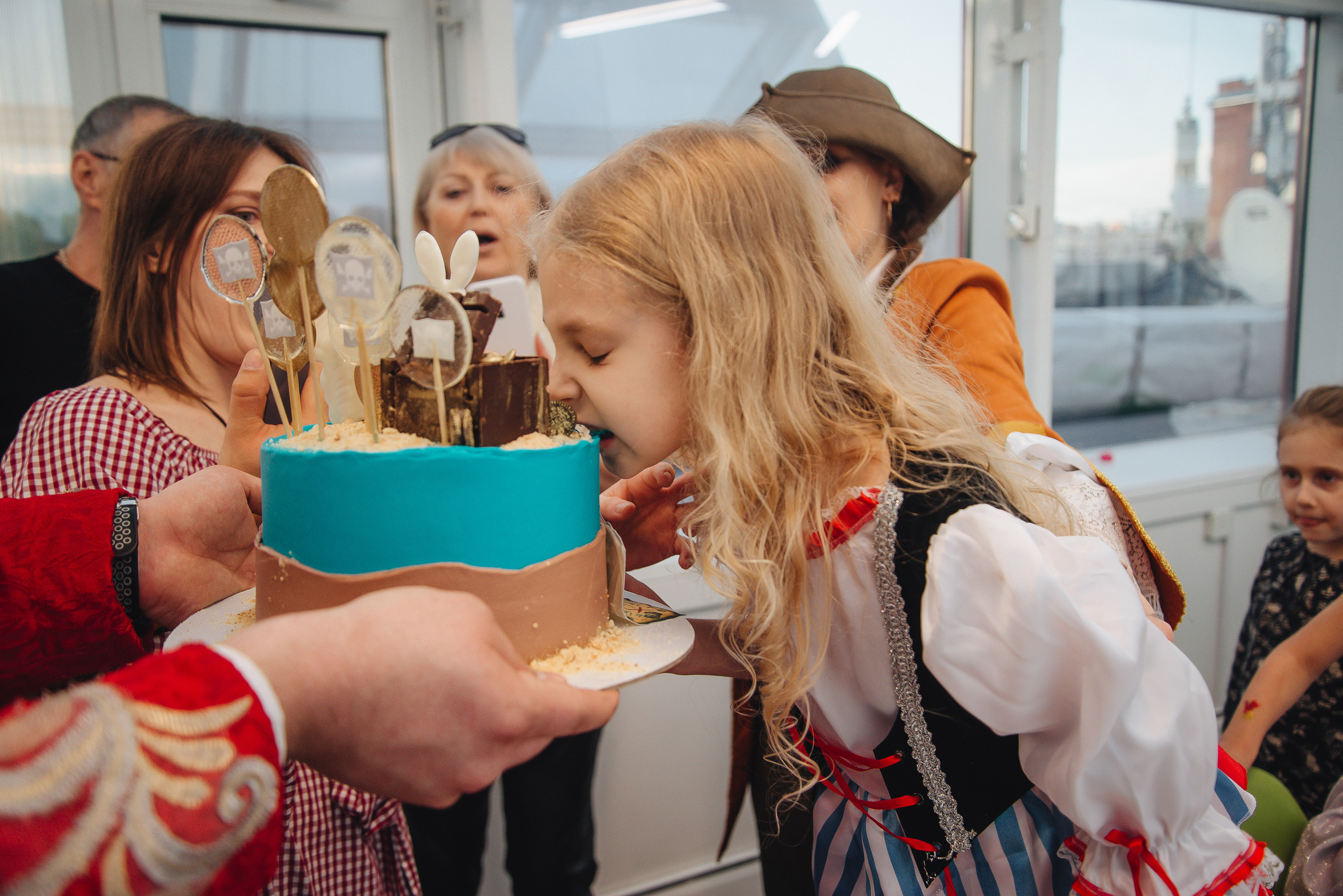Kids celebrating. Фотограф Прага | Photographer Prague| Фотограф в Праге Яра Куркус