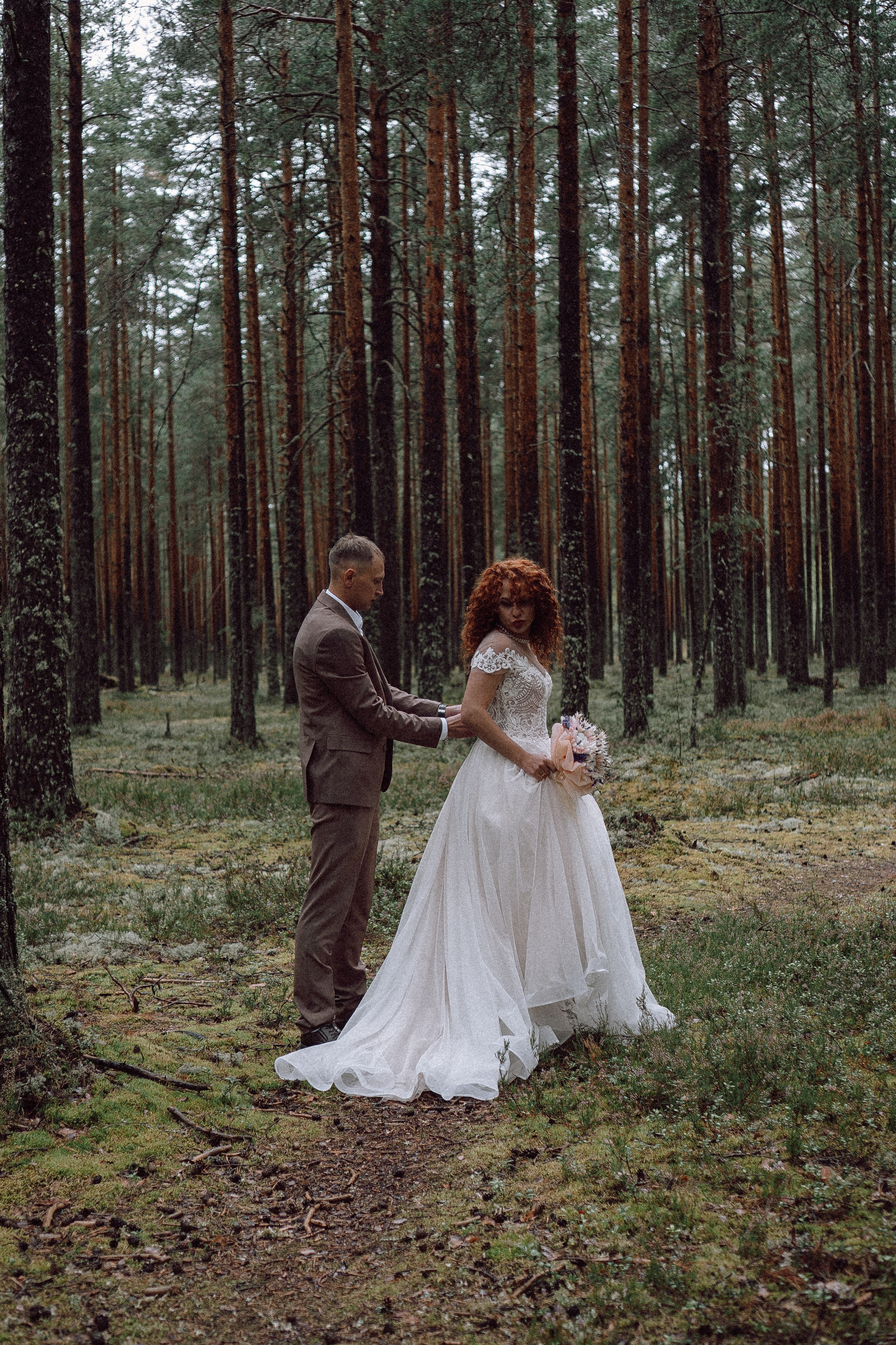 СВАДЕБНАЯ ФОТОСЕССИИЯ ПАРЫ В ГОРОДЕ ПРИОЗЕРСК В СОСНОВОМ ЛЕСУ И С ПИКАПОМ. Профессиональный фотограф, Санкт-Петербург — Виктория Богомолова