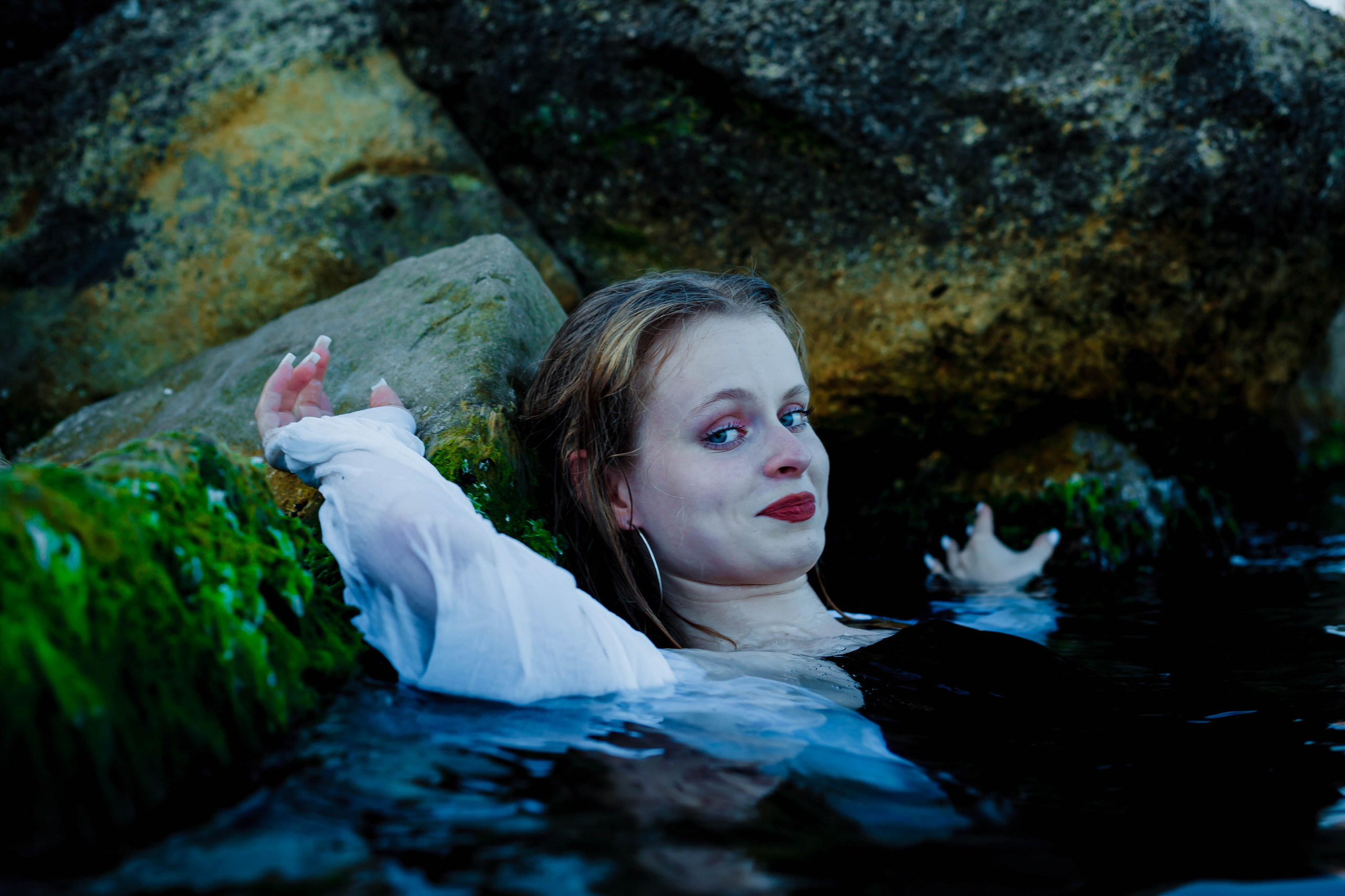 Поцелуи Волн. Уличный фотограф Города N