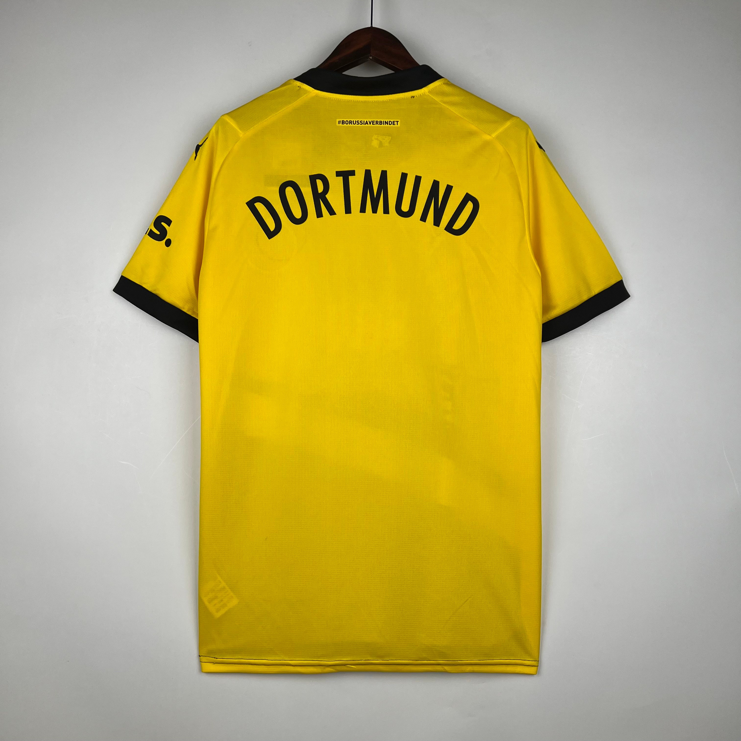 Куртка Borussia Dortmund 2023-2024 купить. Футбольный магазин — ssw_magazin