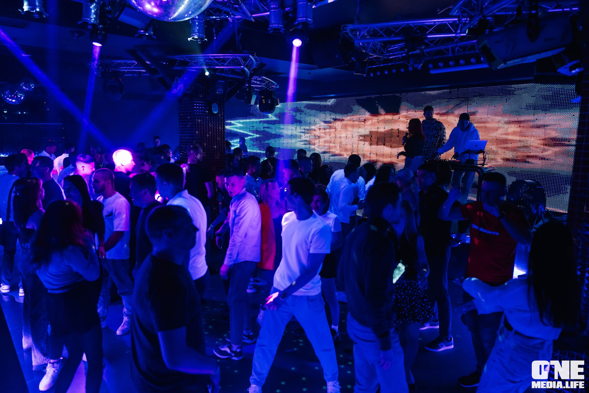 Фоторепортаж из РК Планета. One Media Life: фоторепортажи, фотоотчеты с мероприятий и заведений