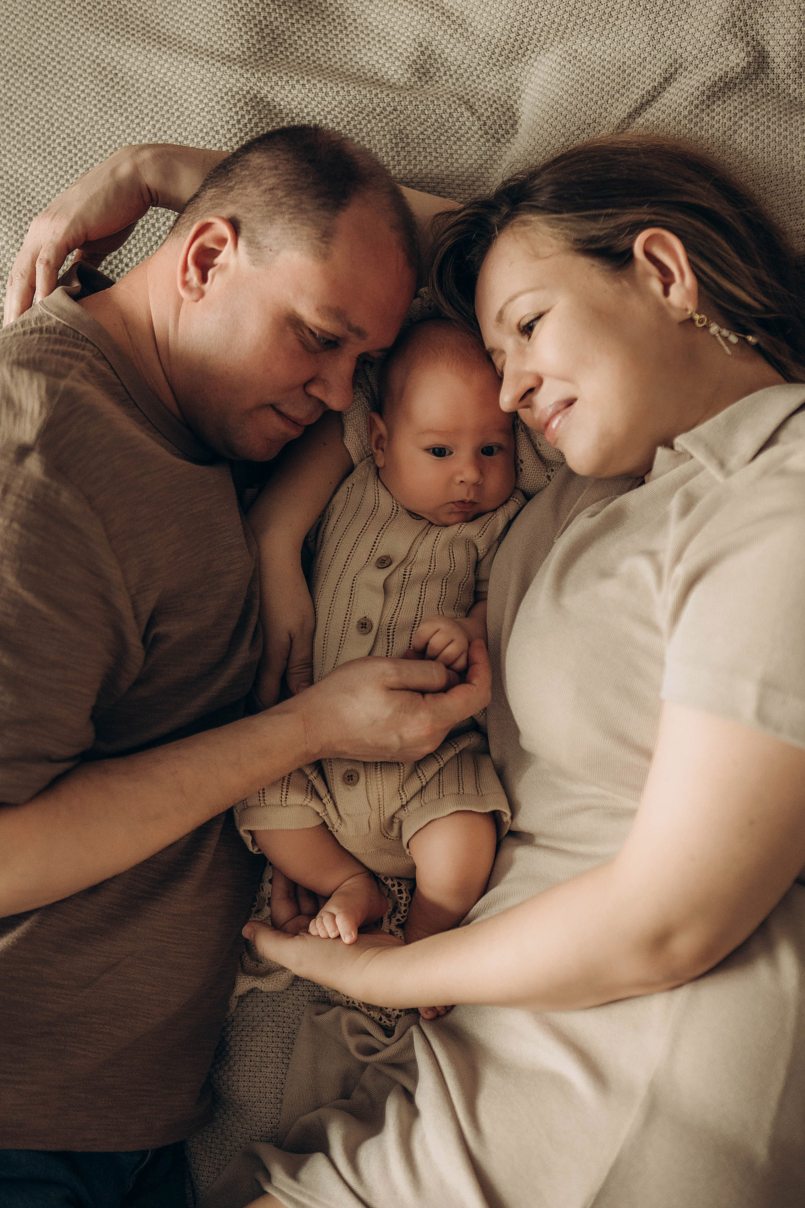 семья фотосессия семейная ньюборн фотограф лайфстайл семейная новорожденные фотография 