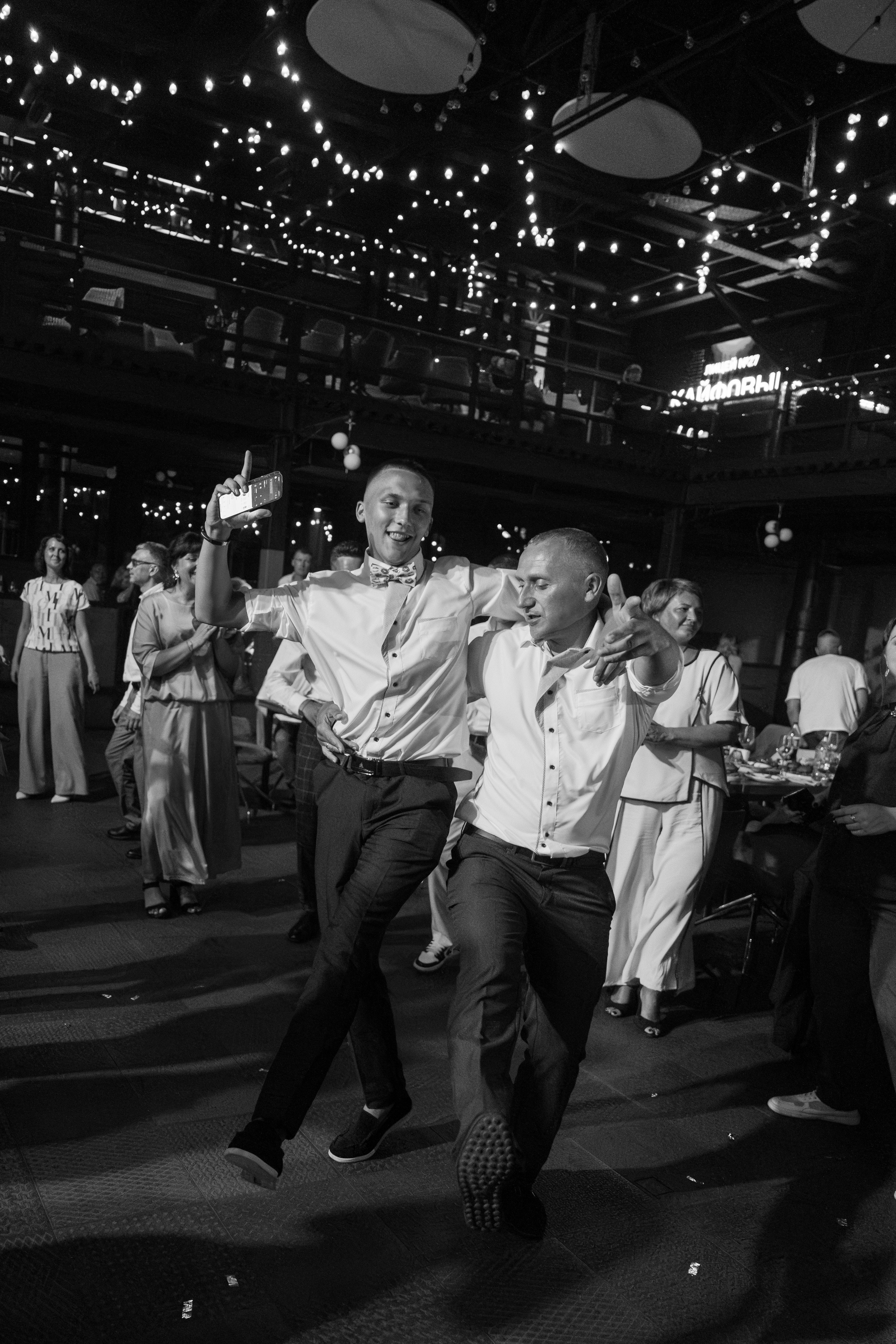 Выпускной лицея 27 (вечеринка). Свадебный и репортажный фотограф Элина Козырьянова