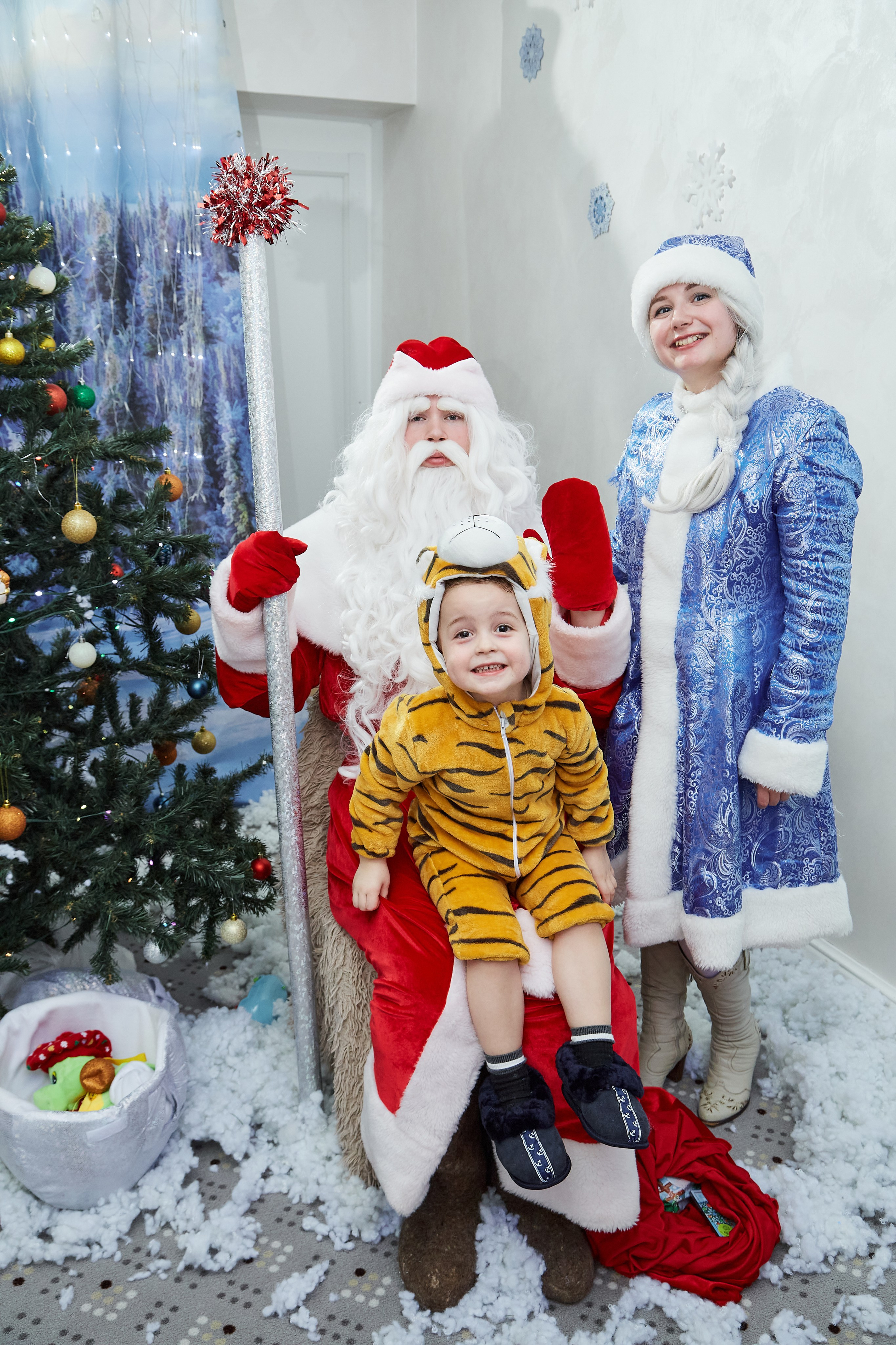 Бизи Кидз Новогодний репортаж с аниматорами. Кокорин Евгений Фотограф