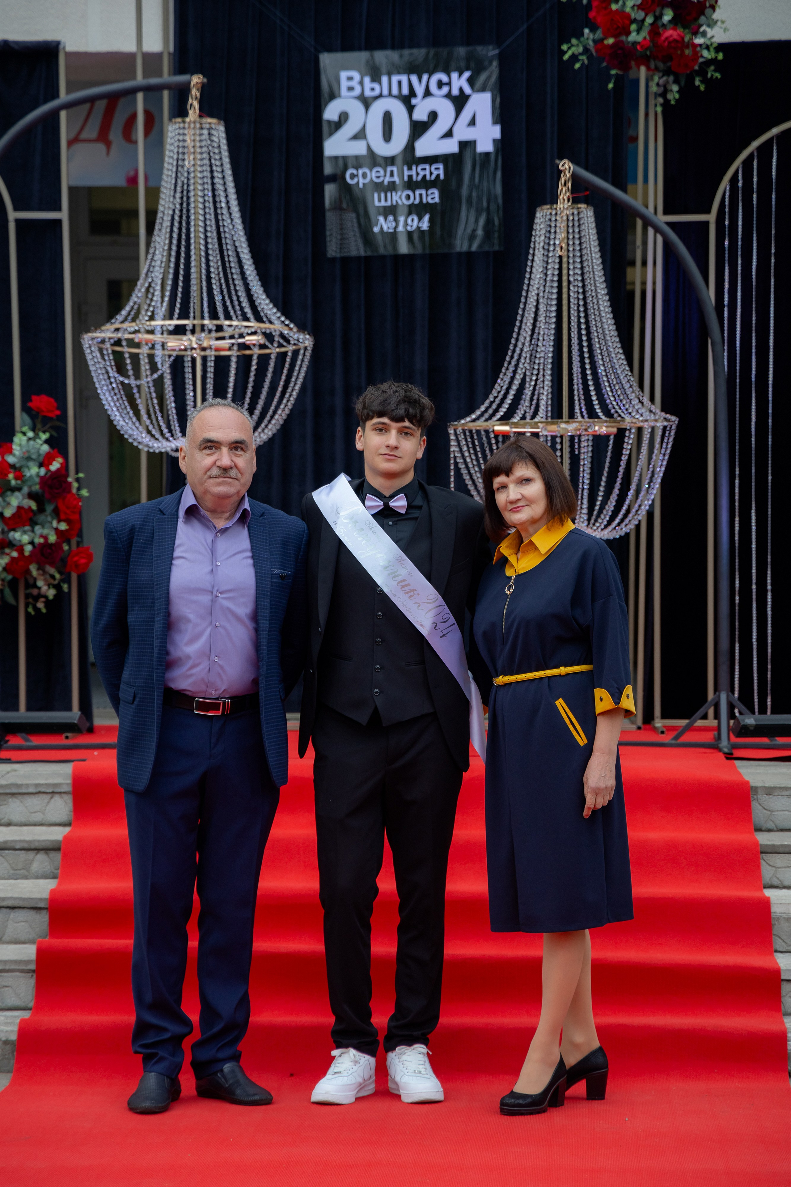 Школьный выпускной 2024 год в Соколе (Минск). Свадебный фотограф в Минске/Беларуси Сергей Спиридонов