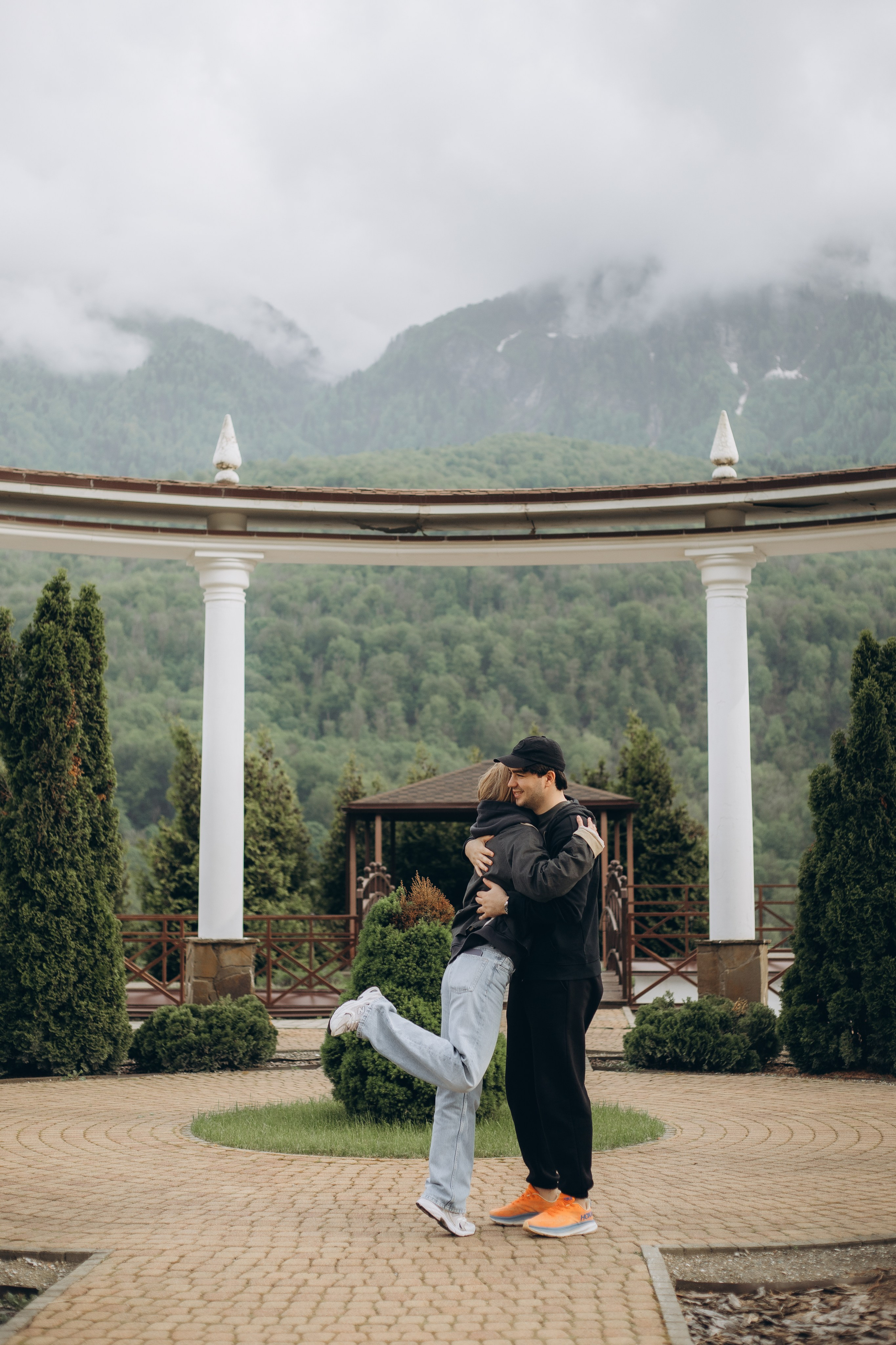 Фруктовый сад. Семейный и свадебный фотограф Сочи Адлер Сириус Красная поляна