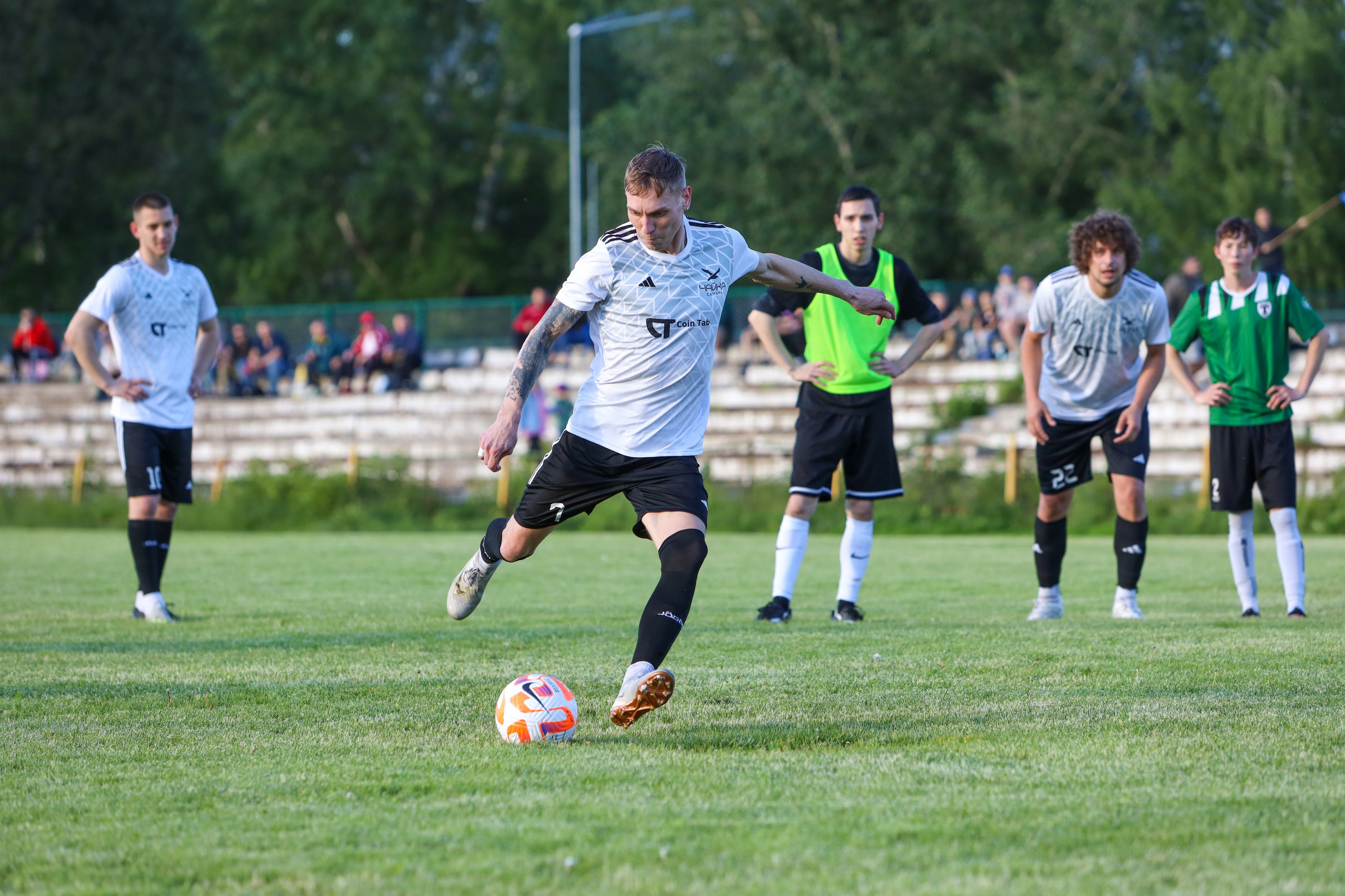 Чайка — Торпедо. Взрослое первенство города по футболу. Спортивный фотограф в Самаре