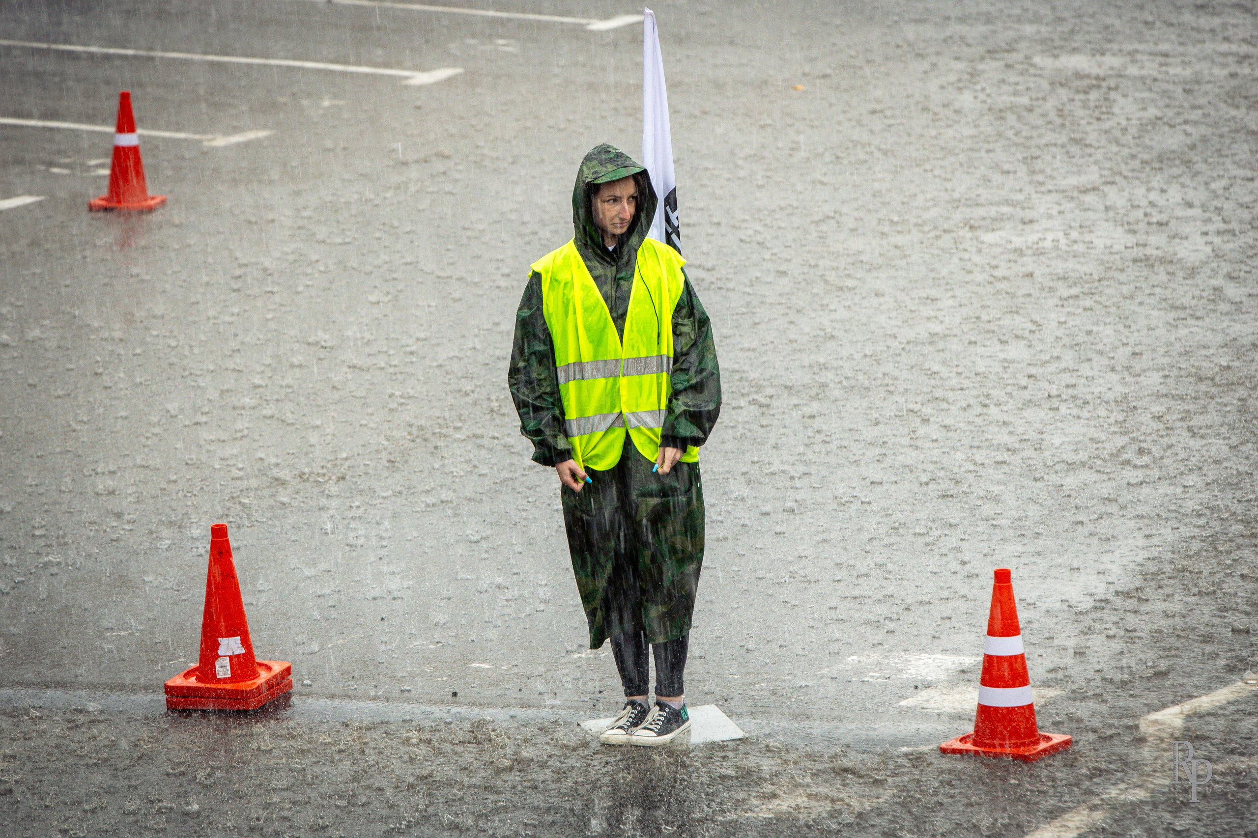 SHOWDOWN. Rusty Photographer
