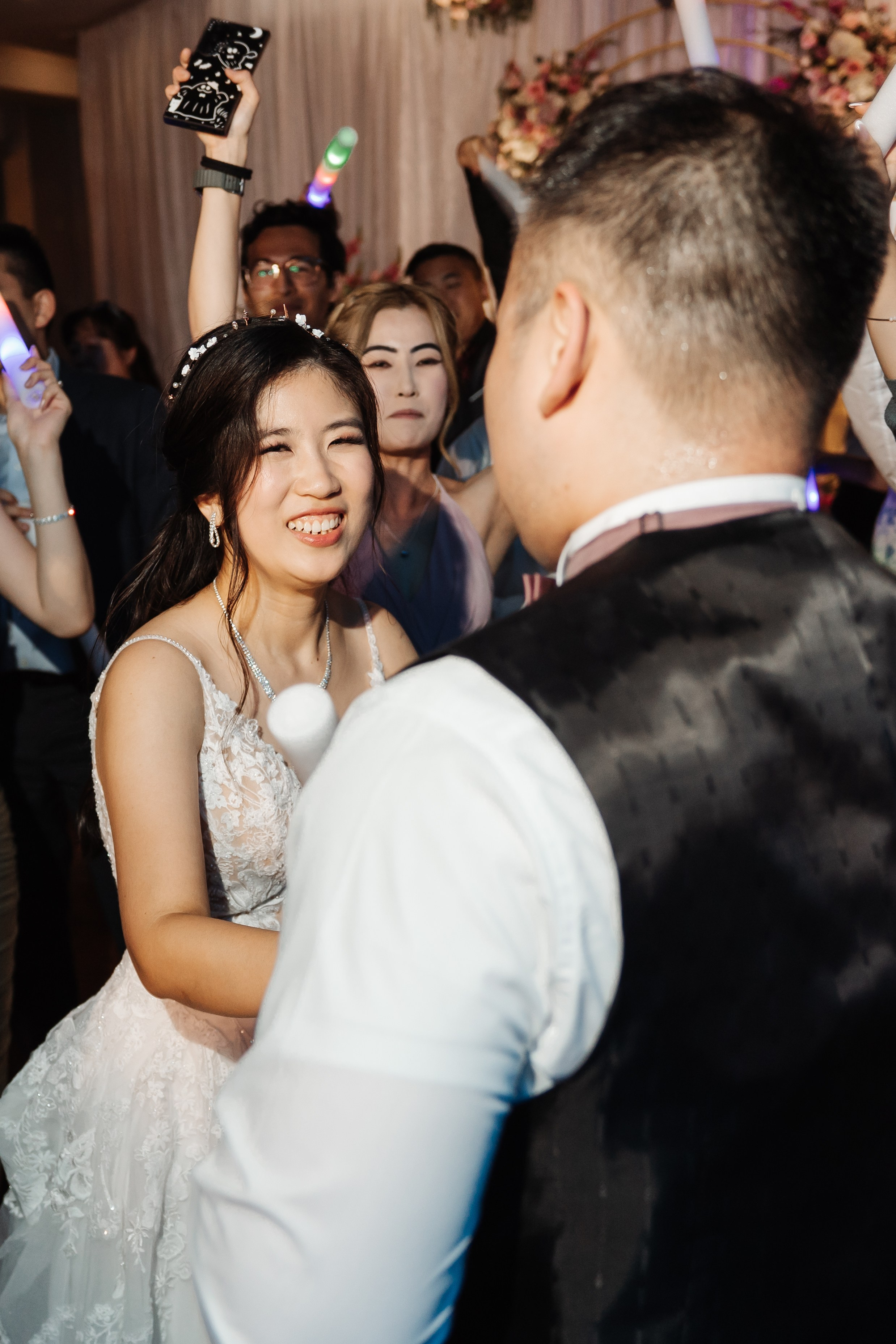 2025-08-16_AndreaChristopher. Ретушер Зенькевич Света