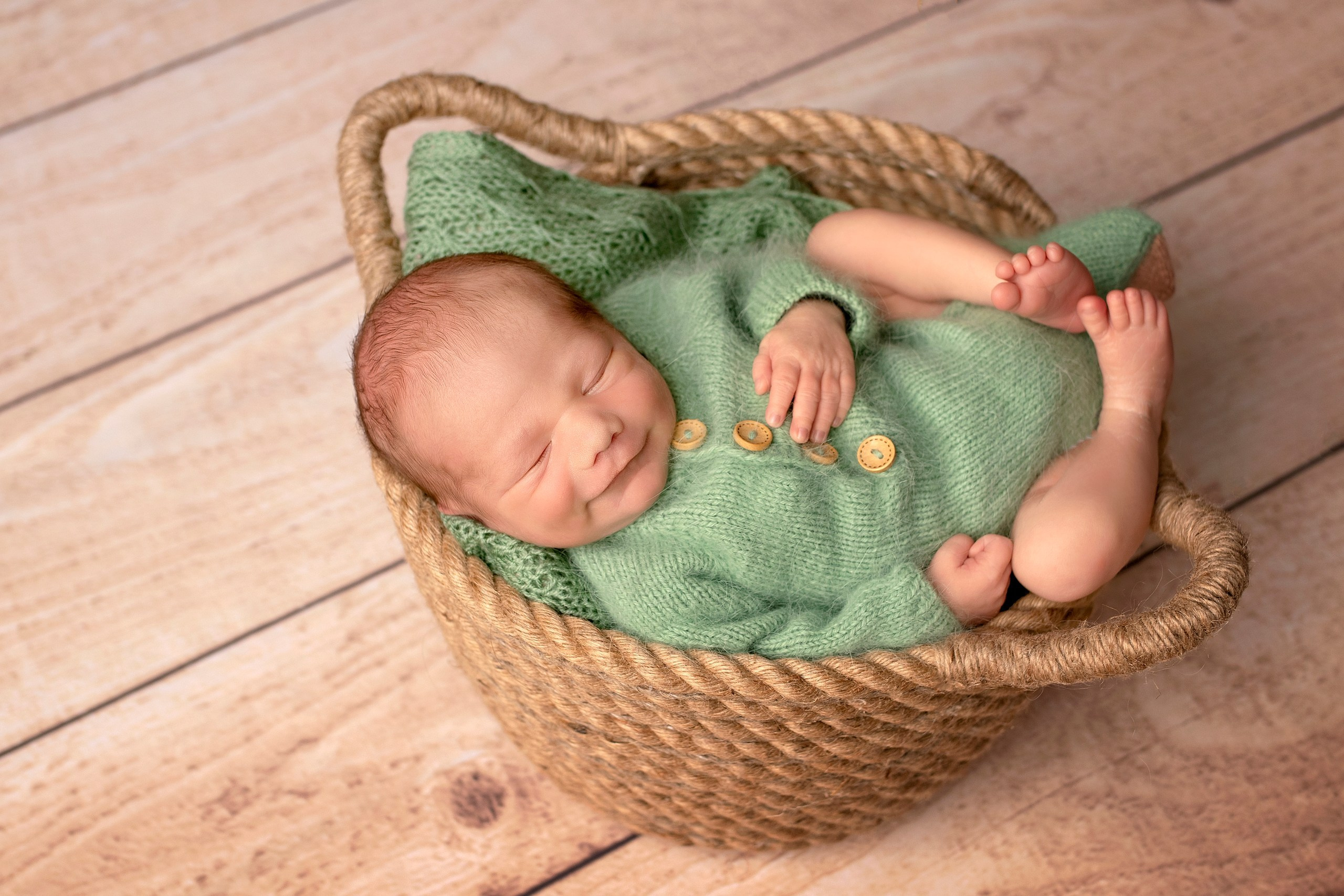 Красивые фотографии малышей у Вас дома. Фотограф новорождённых в Санкт-Петербурге Лилия Яковлева