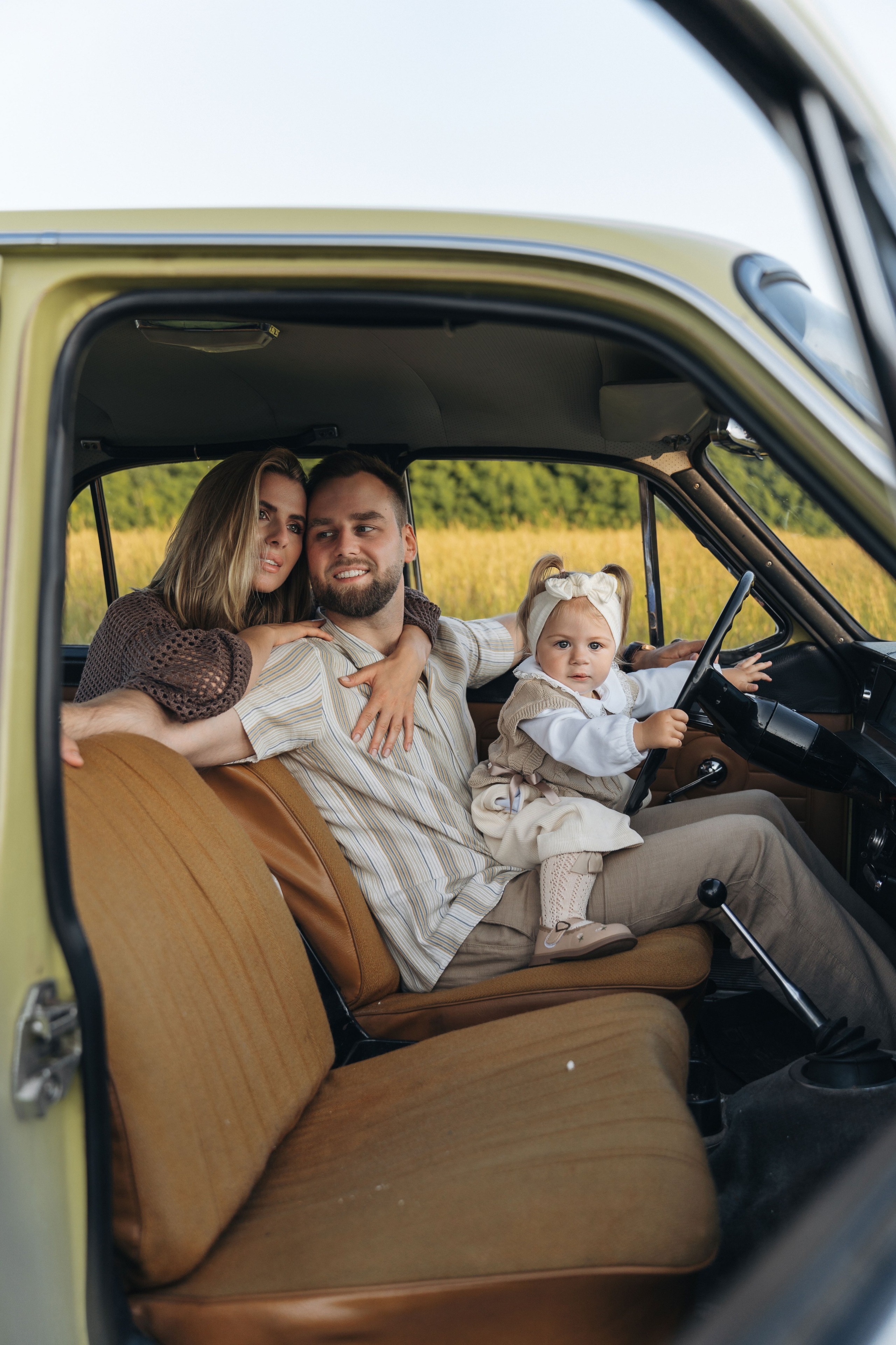 На машине загород. Ваш фотограф Вика Артемова