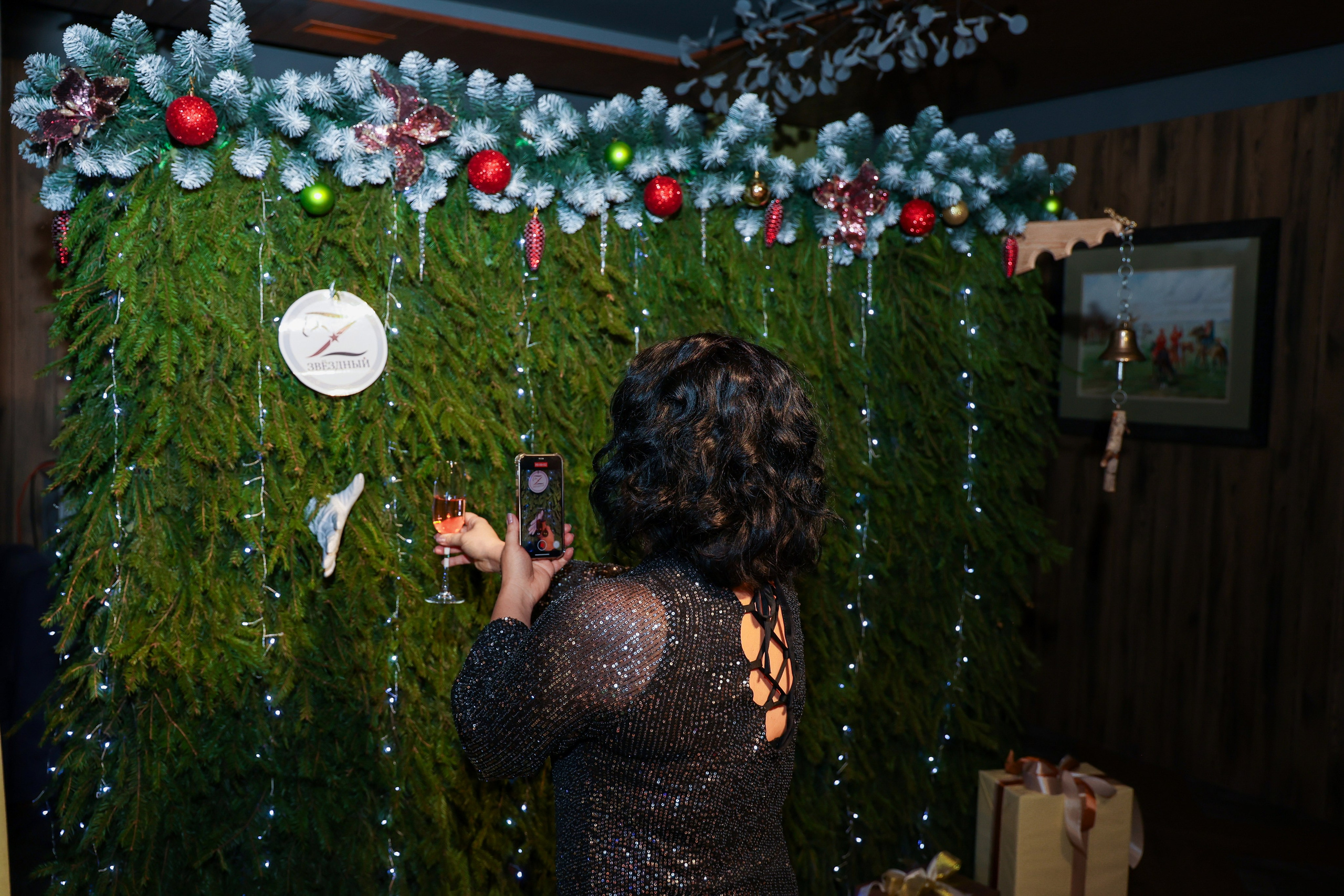 Новогодние праздники 2024-2025 «За поводом». Сведебный и Event фотограф в Москве Бажина Ирина