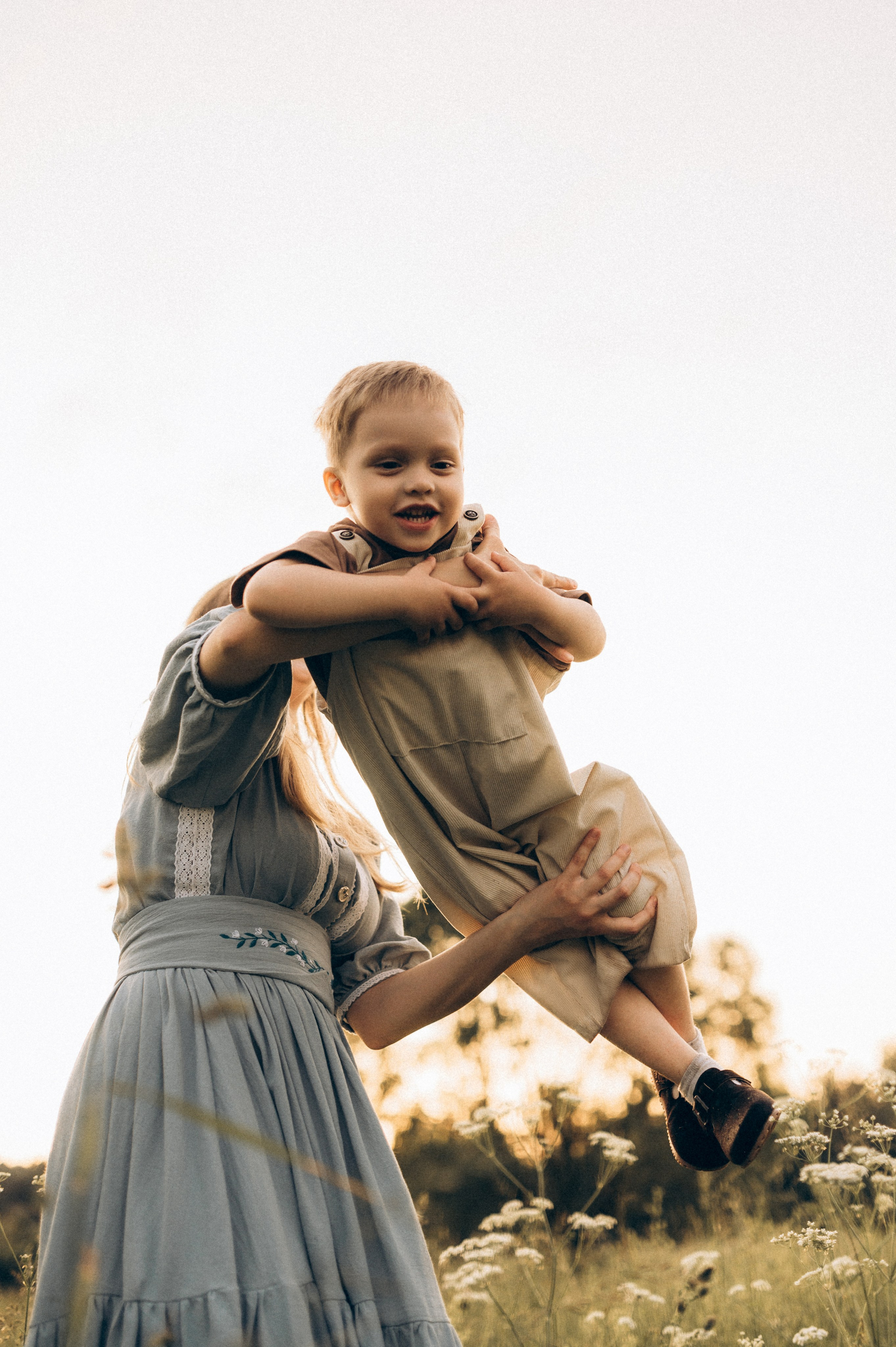 Фотосессия на природе мамы и сына. Фотограф Алексин, Тула
