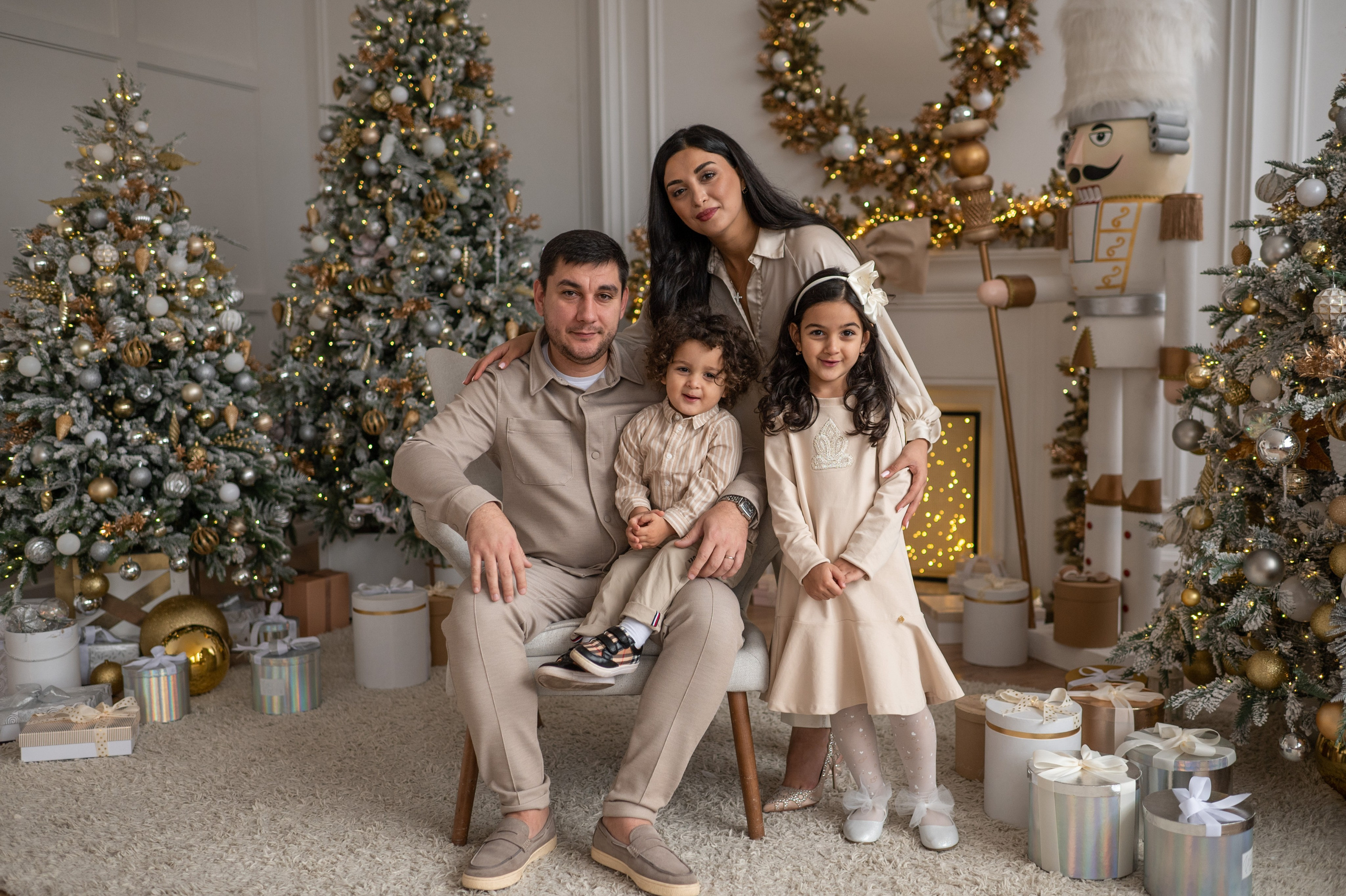 МИЛАН НОВОГОДНИЙ. Семейный фотограф Екатеринбург Лора Мур