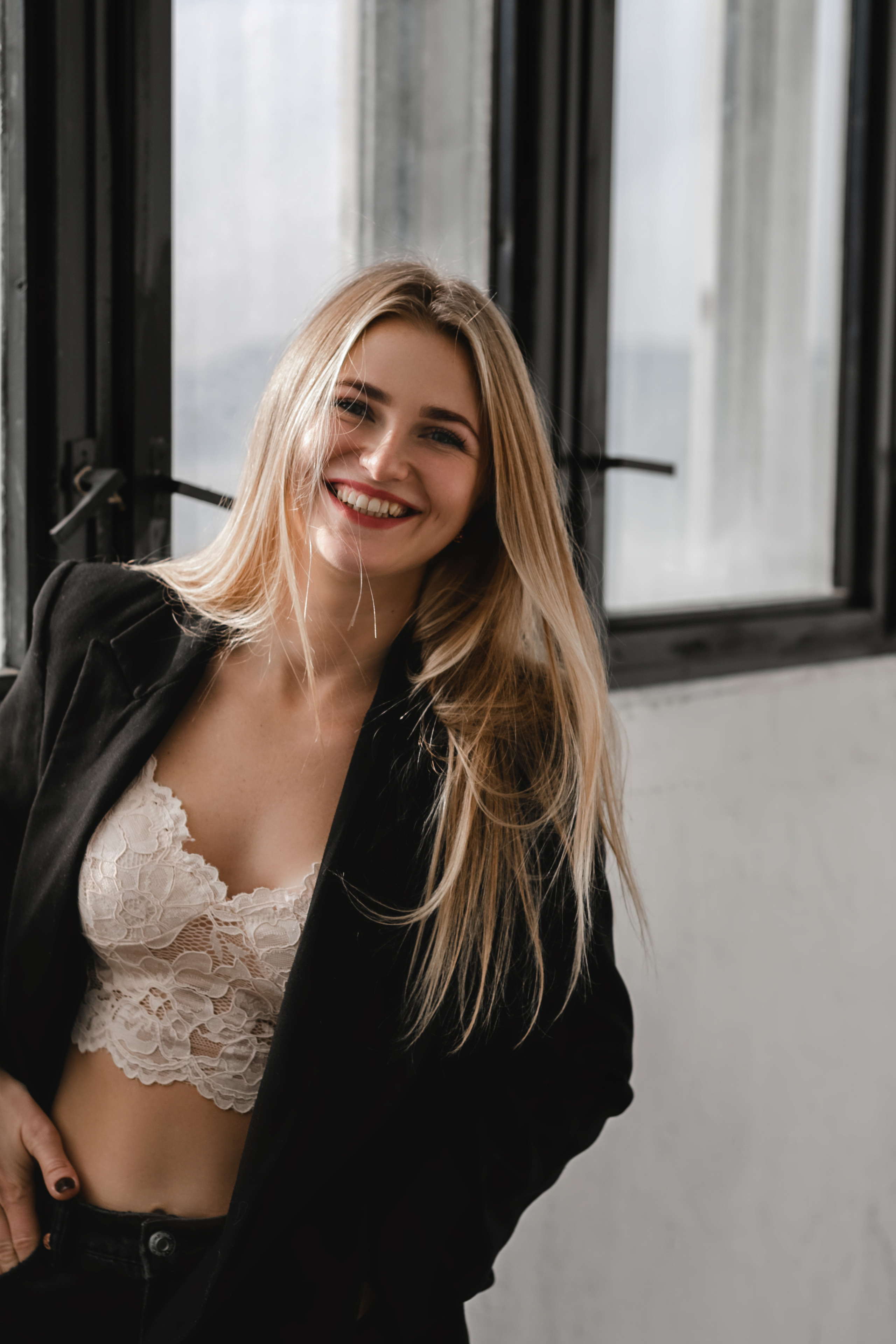 Съемка Насти в солнечной студии. Фотограф в Крыму | Виктория Нотевская