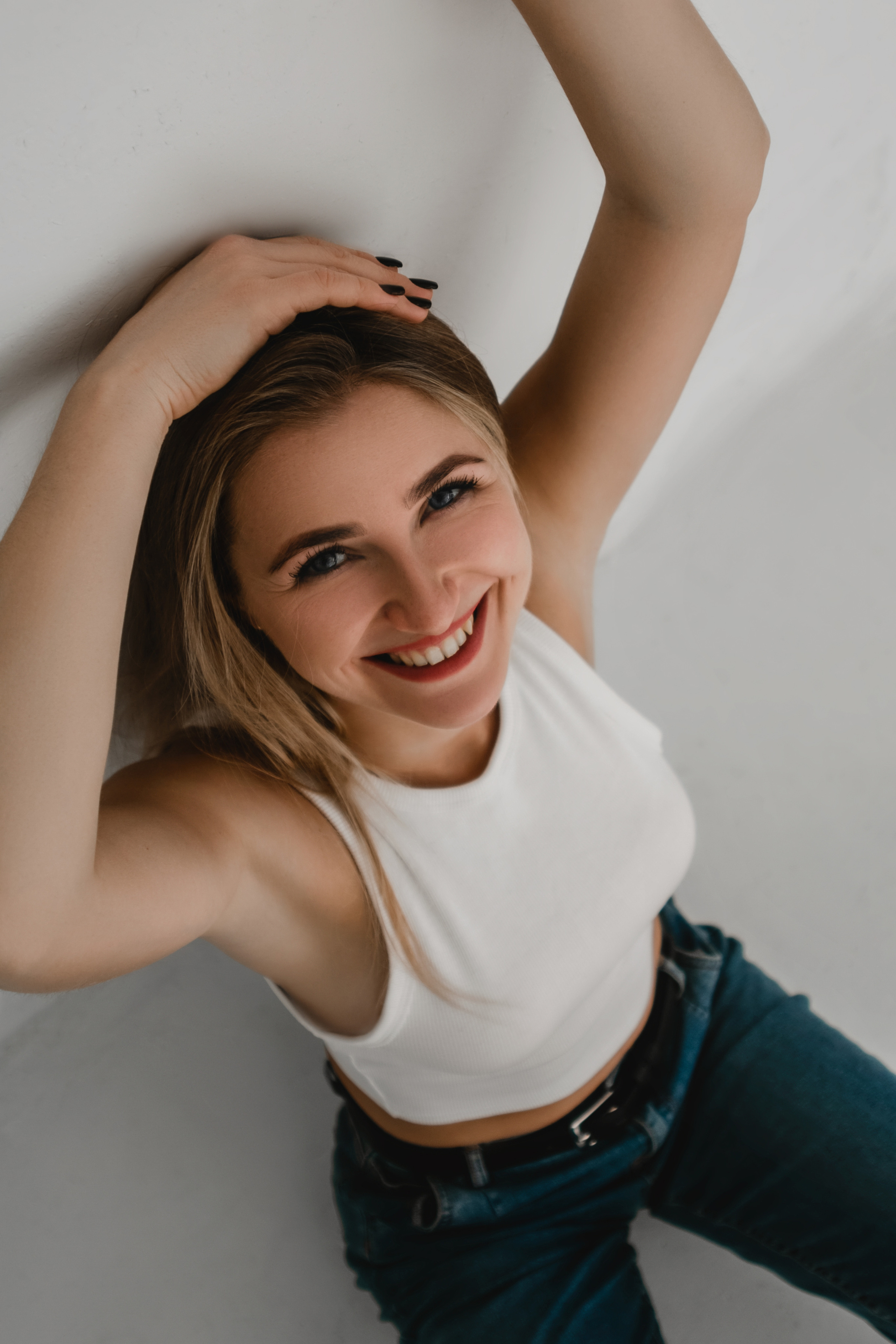 Съемка Насти в солнечной студии. Фотограф в Крыму | Виктория Нотевская