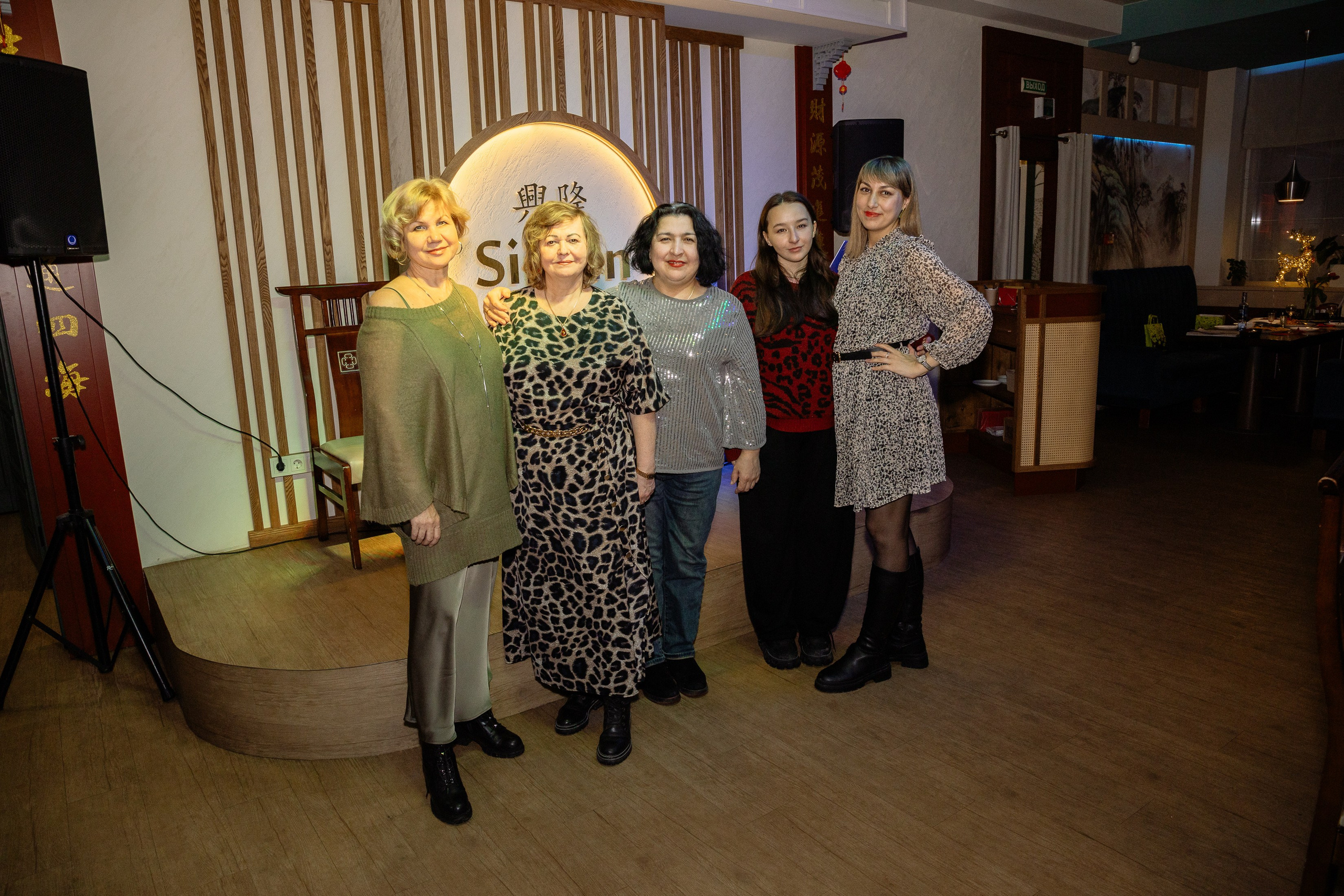 Вечеринка в кафе Sinlun. Фотограф Юлия Мальцева