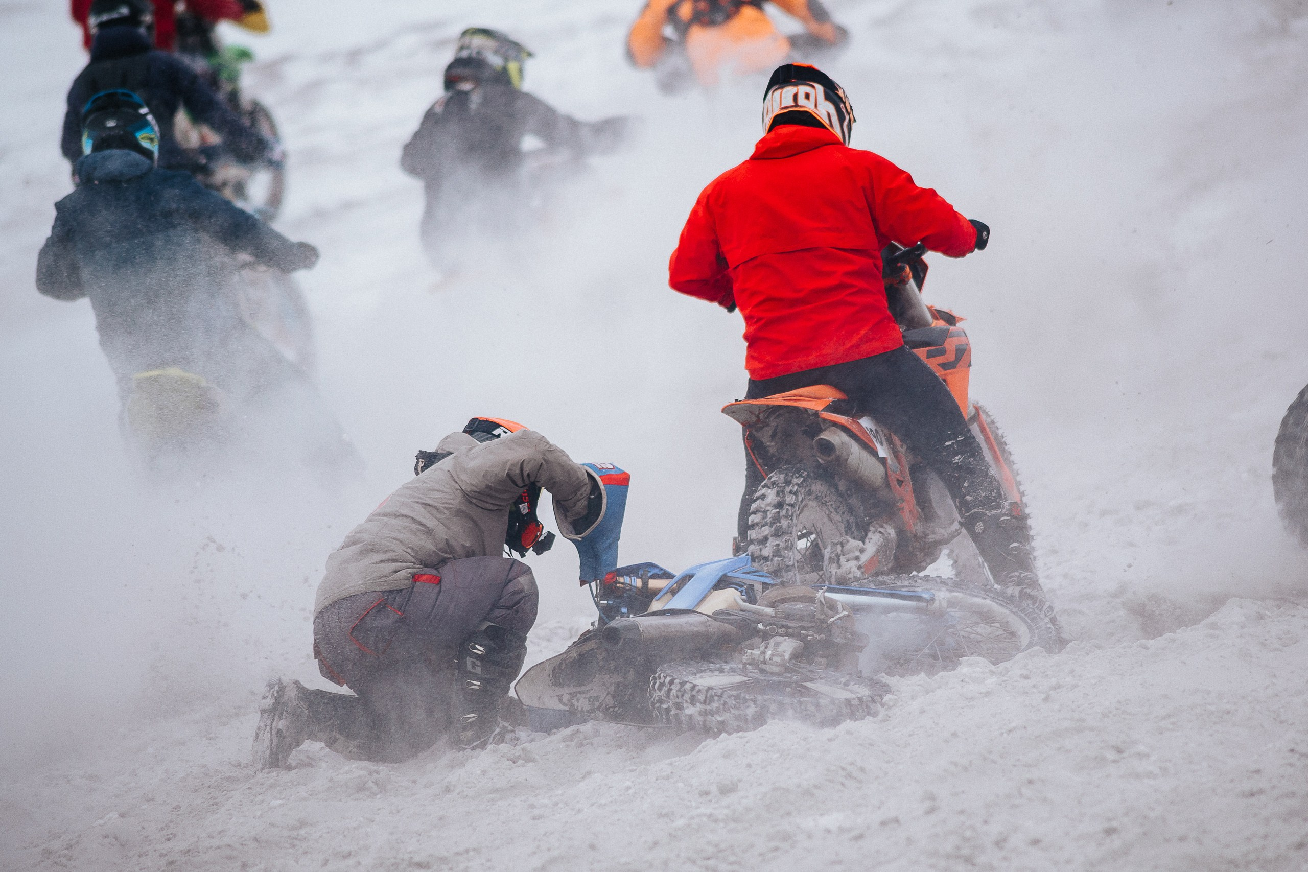 29.12.2024 — Праздничная тренировка на мотоциклетной трассе Люскус. Репортажный фотограф в Кемерово
