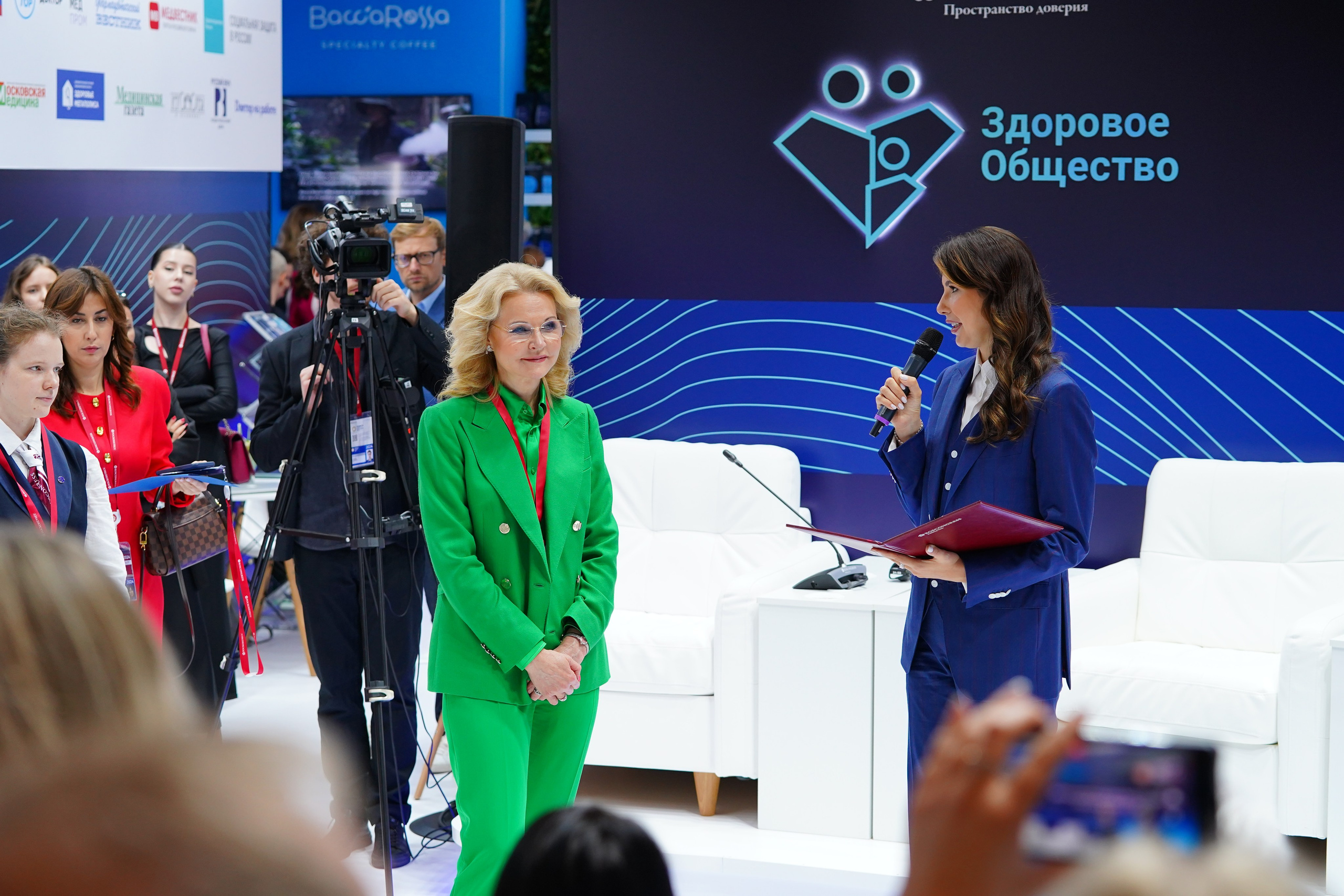 Репортажный Фотограф СПб: Корпоративы, События, Бизнес-портрет в Санкт-Петербурге. Фото и Видеосъемка на ваше мероприятие. Александр Романов