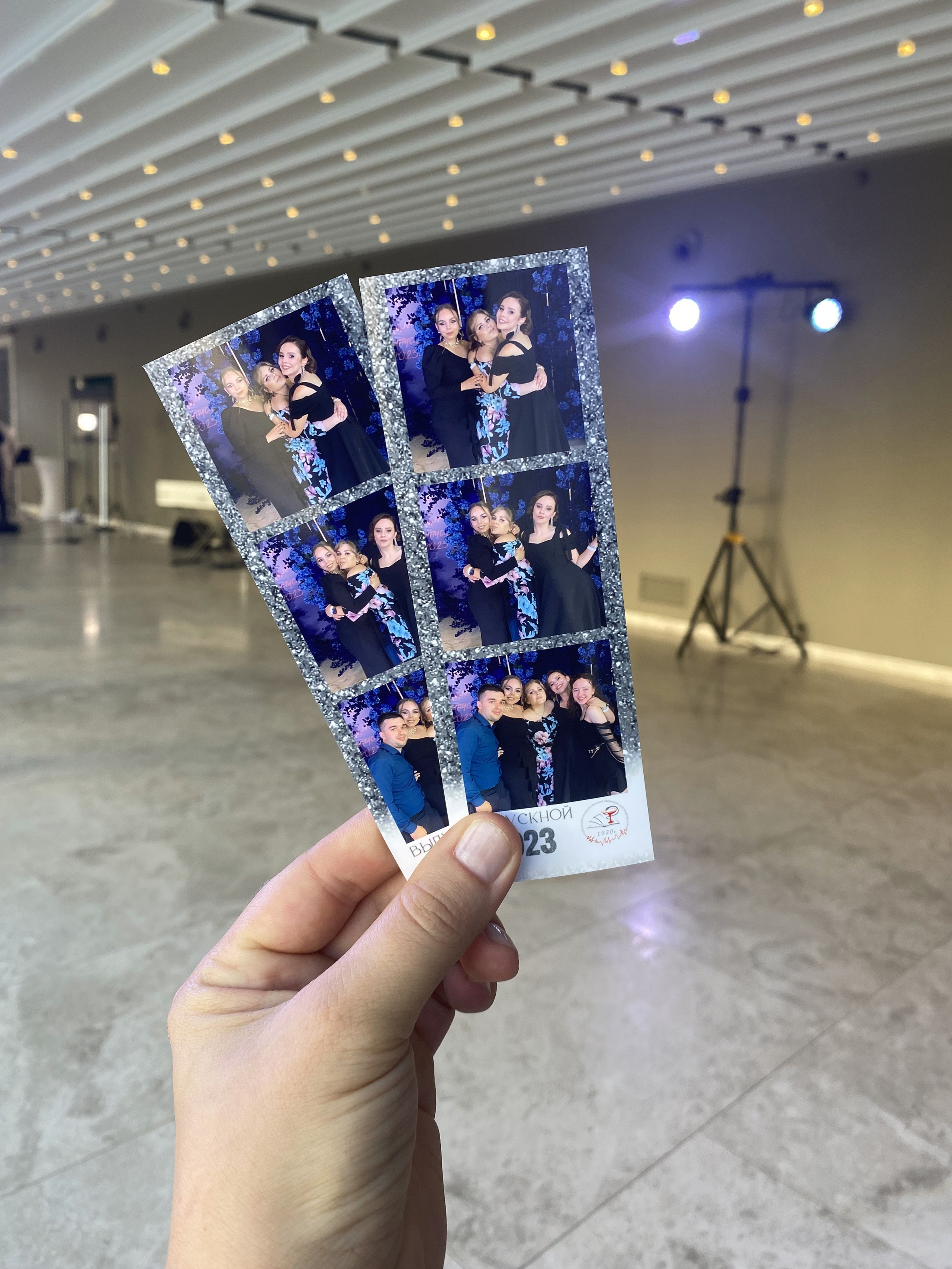 Фото-гиф-стойка BLACK (фотобудка, селфизеркало). Инсталаб Краснодар фото и видео интерактивы на ваше мероприятие