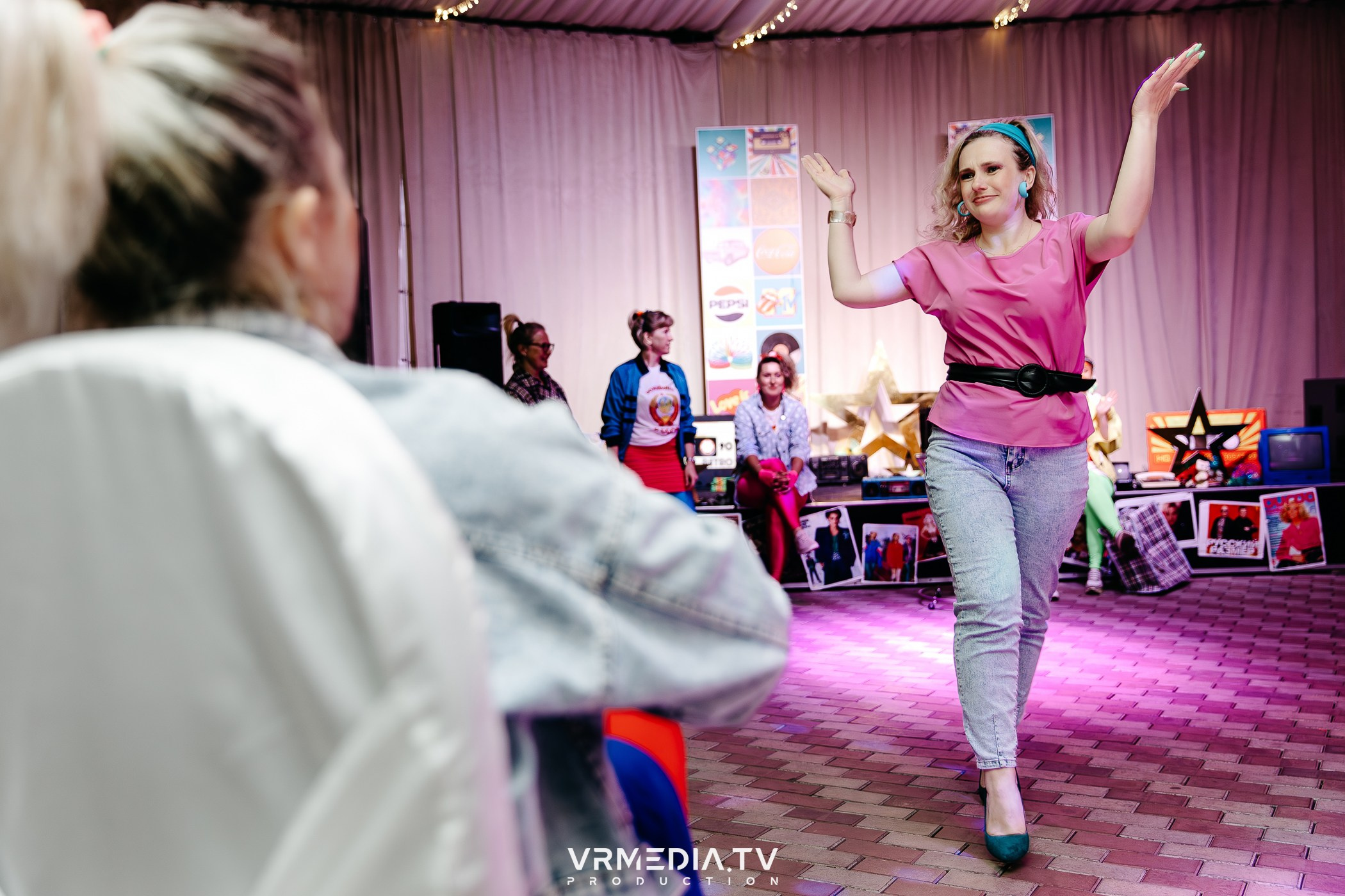 «Назад в 90-е!» в ресторане «Империя»