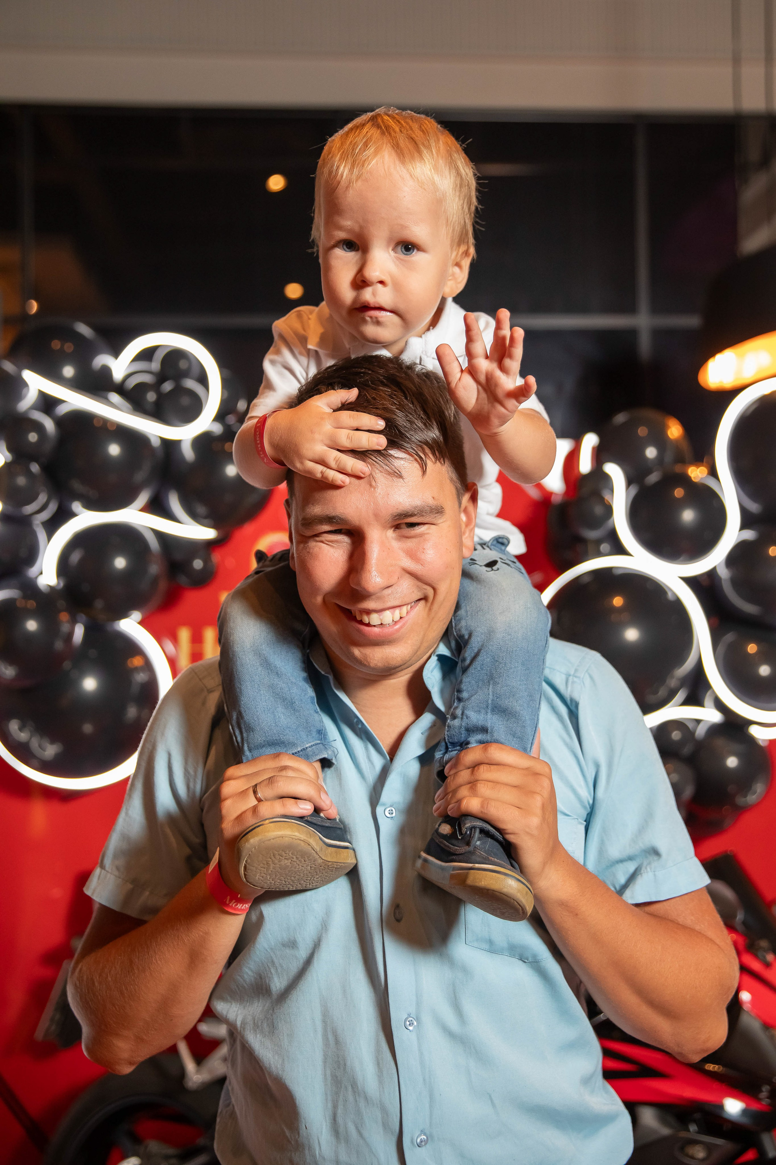 Отпетые мошенники в Mouse House. NesterovaMaria.ru