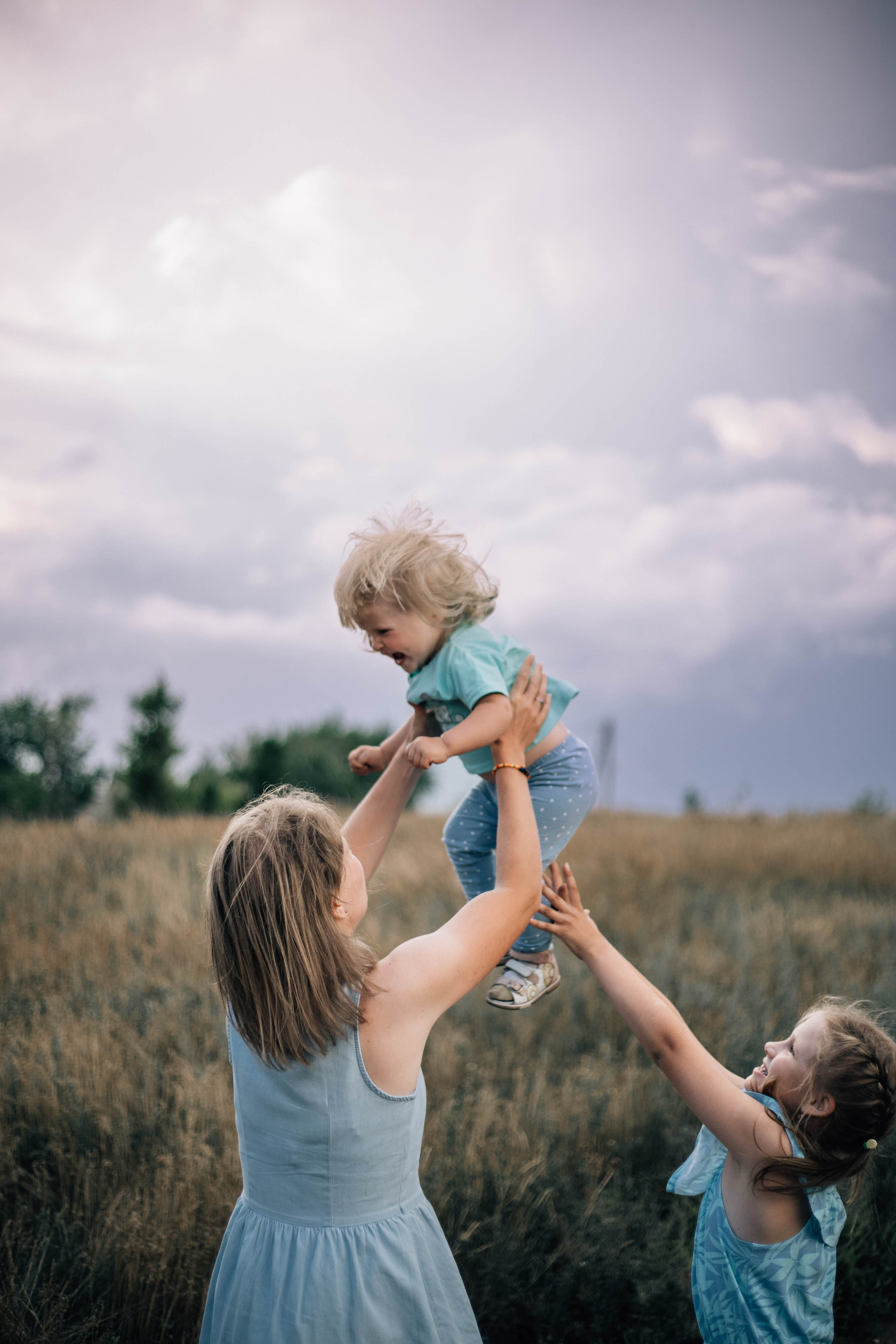 Оля с доченьками. Семейный и детский лайфстайл фотограф Юлиана Дрот Красноярск