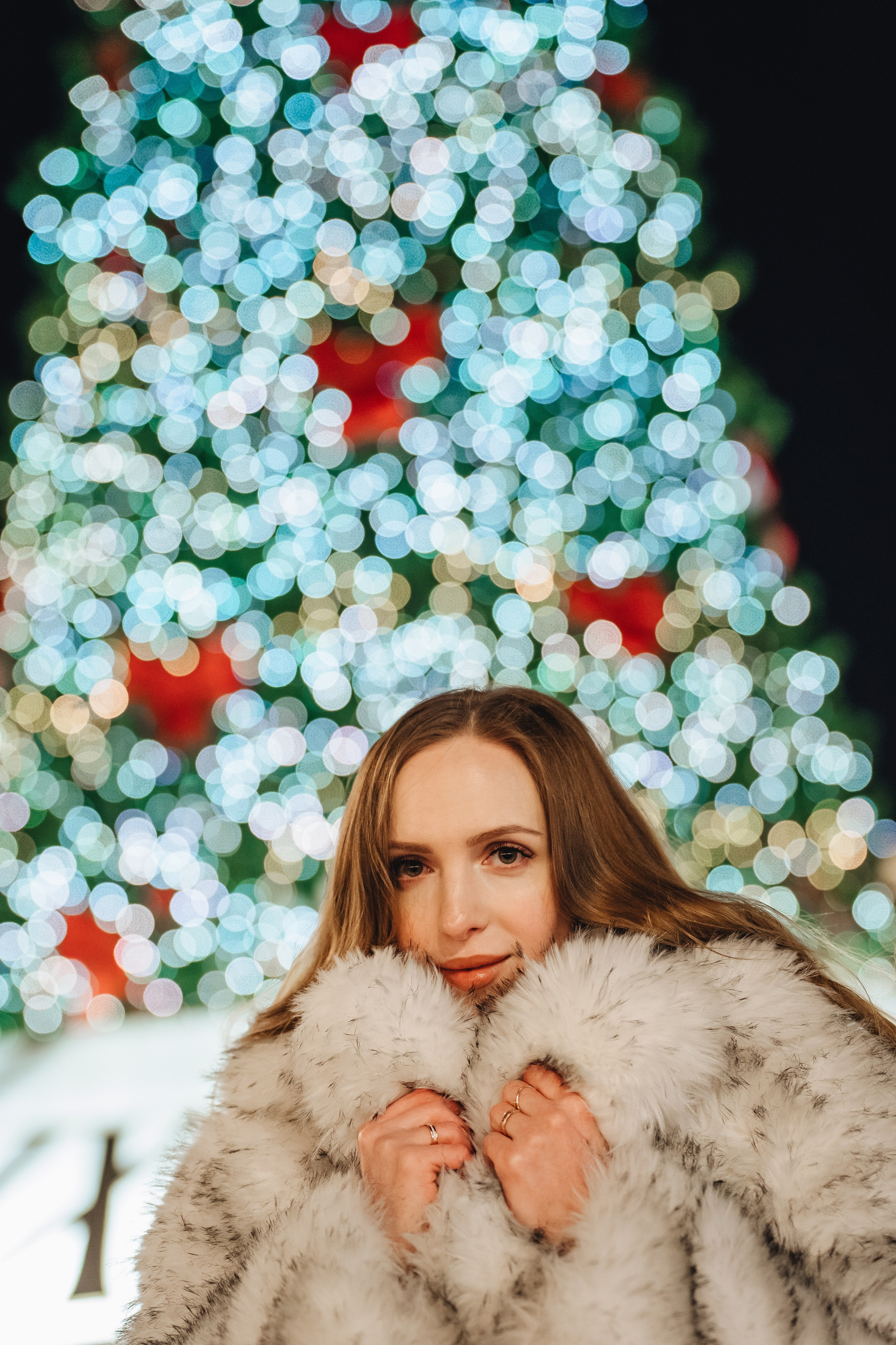 ПРОГУЛКА НА МАНЕЖНОЙ ПЛОЩАДИ ДЛЯ ДЕВУШКИ ПЕРЕД НОВЫМ ГОДОМ (НОВОГОДНЯЯ ФОТОСЕССИИЯ НА МАНЕЖНОЙ ПЛОЩАДИ). Профессиональный фотограф, Санкт-Петербург — Виктория Богомолова