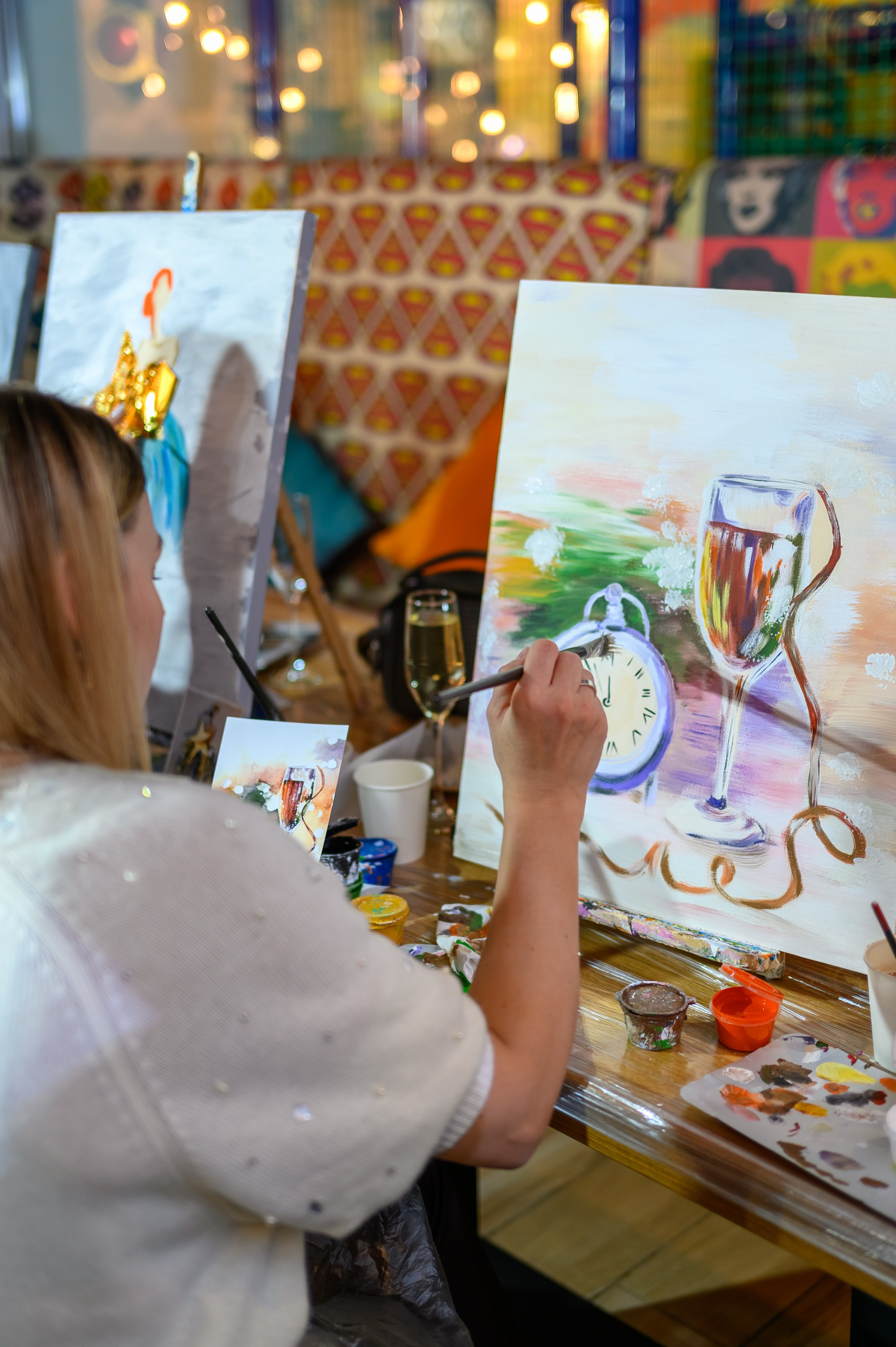 Репортажная съемка мастер-класса студии Art WOW в Казанском ресторане