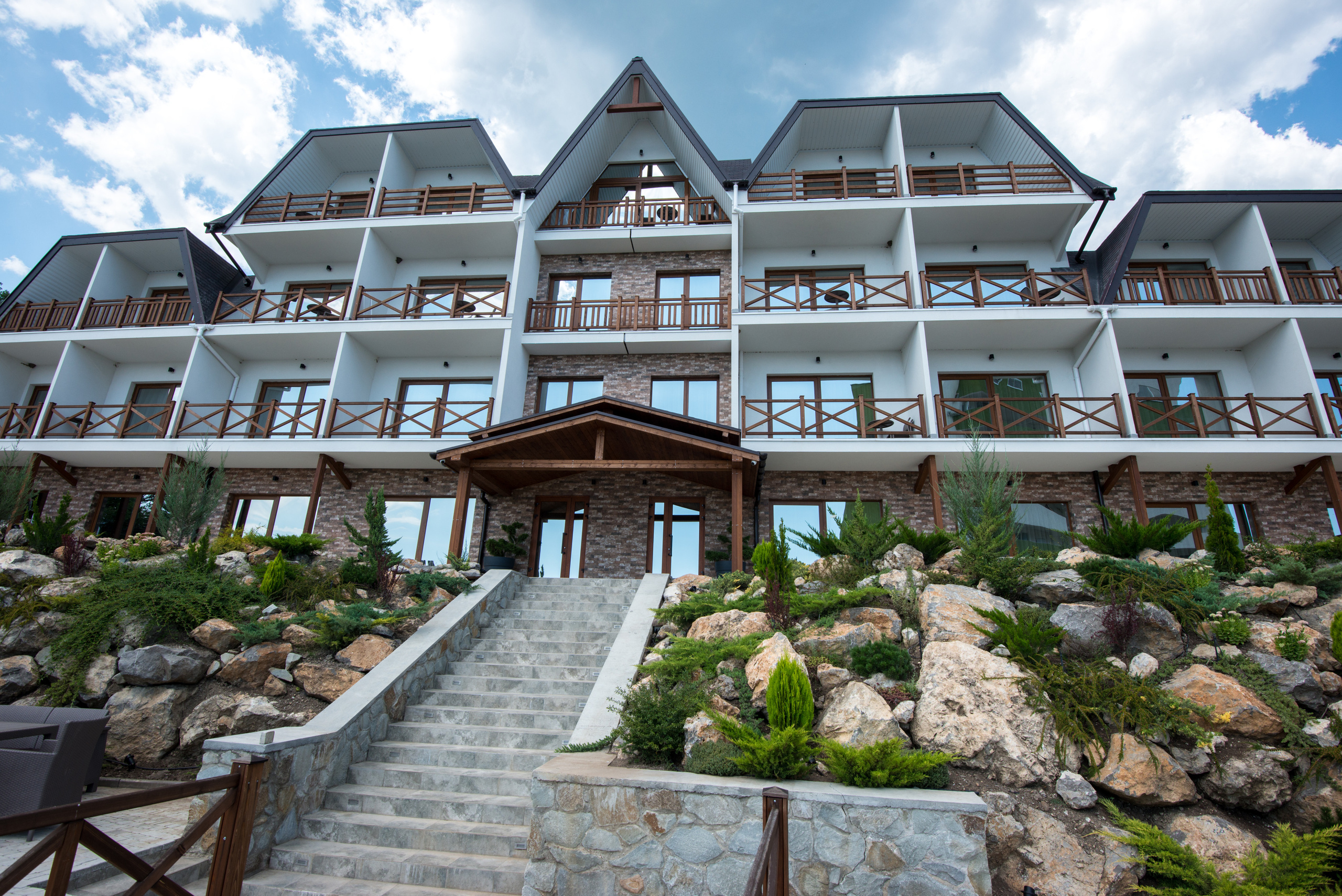 SkyCliff Hotel - Recreación. Photographer Aleksandr Rybintsev