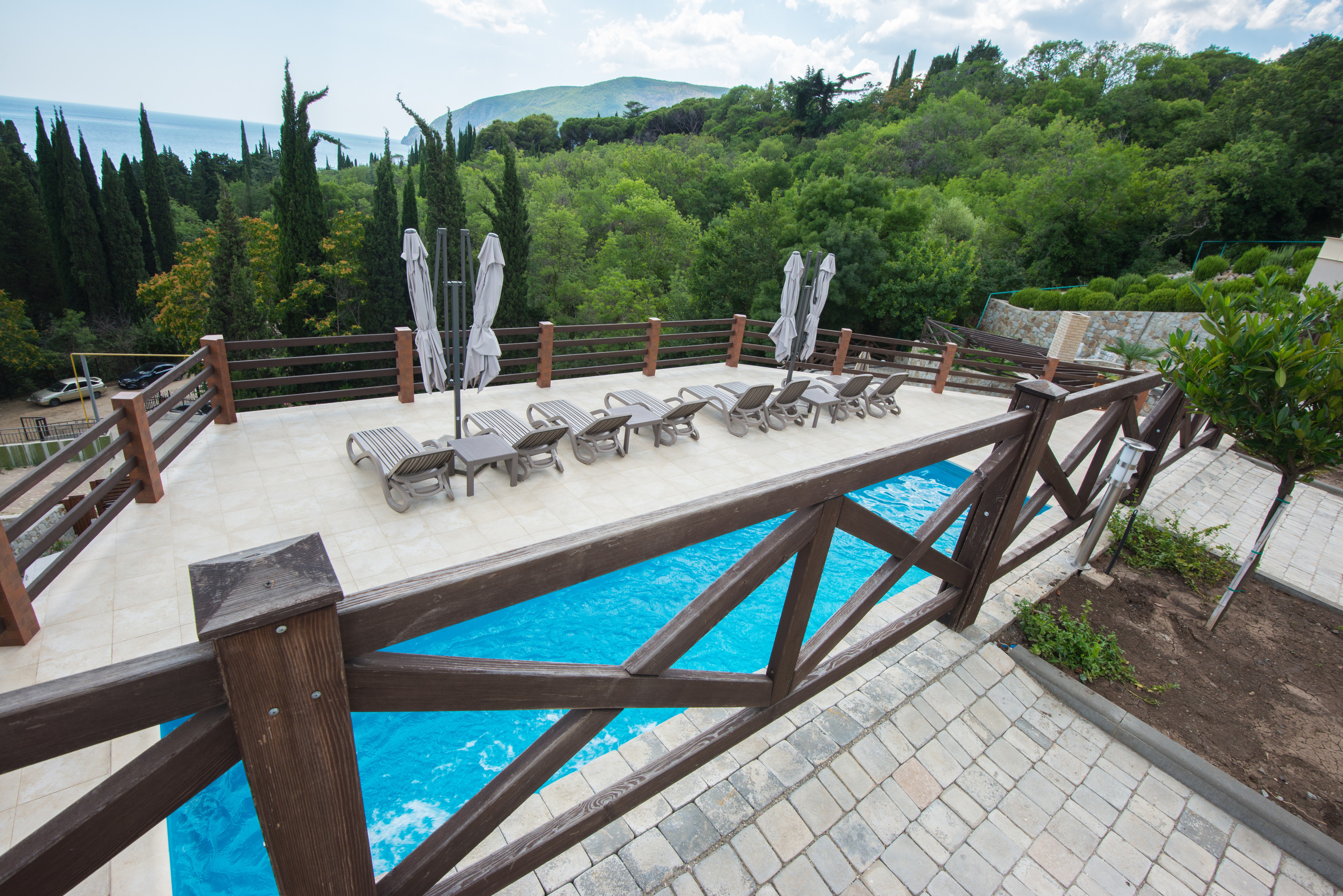 SkyCliff Hotel - Recreación. Photographer Aleksandr Rybintsev