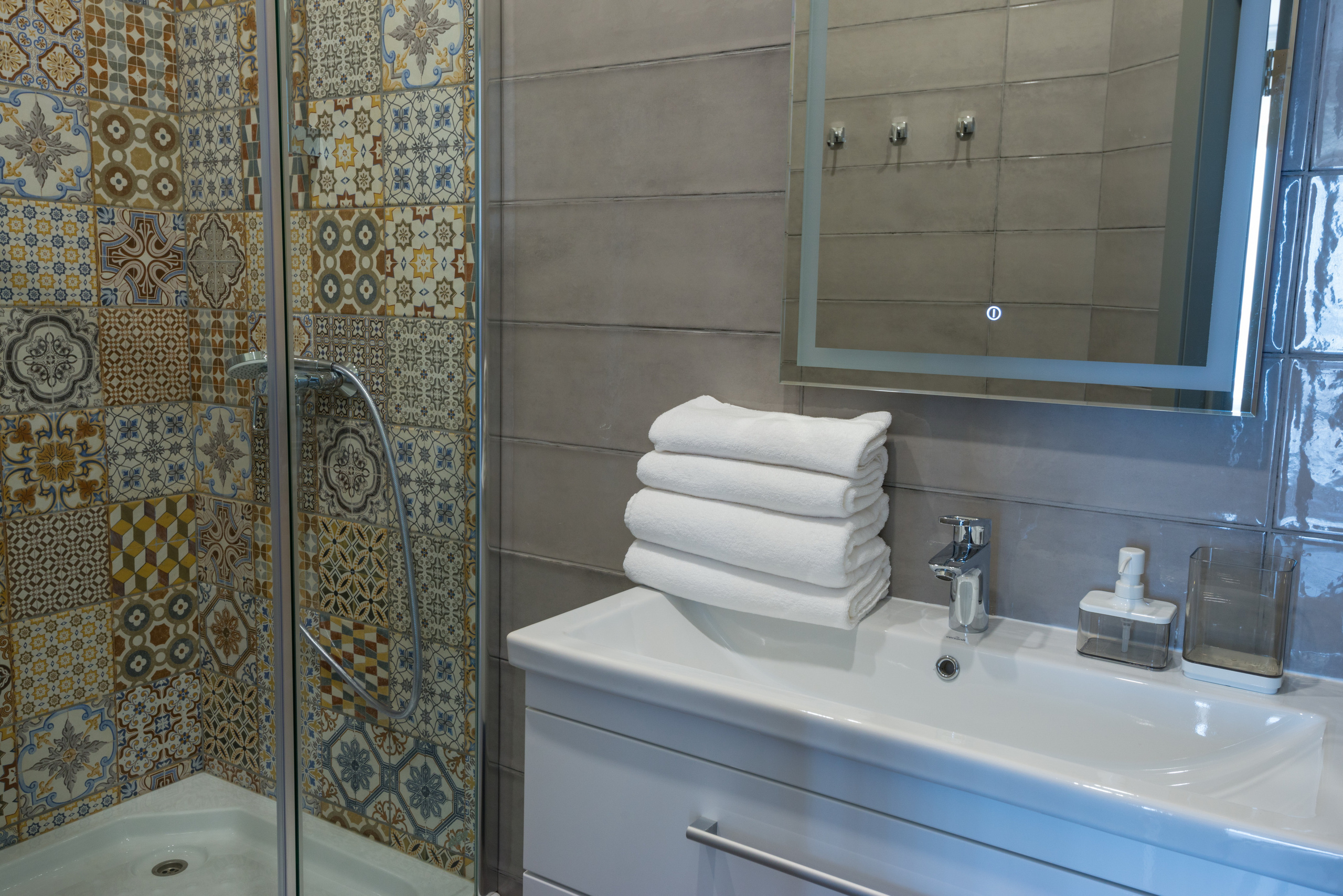 SkyCliff Hotel - Recreación. Photographer Aleksandr Rybintsev