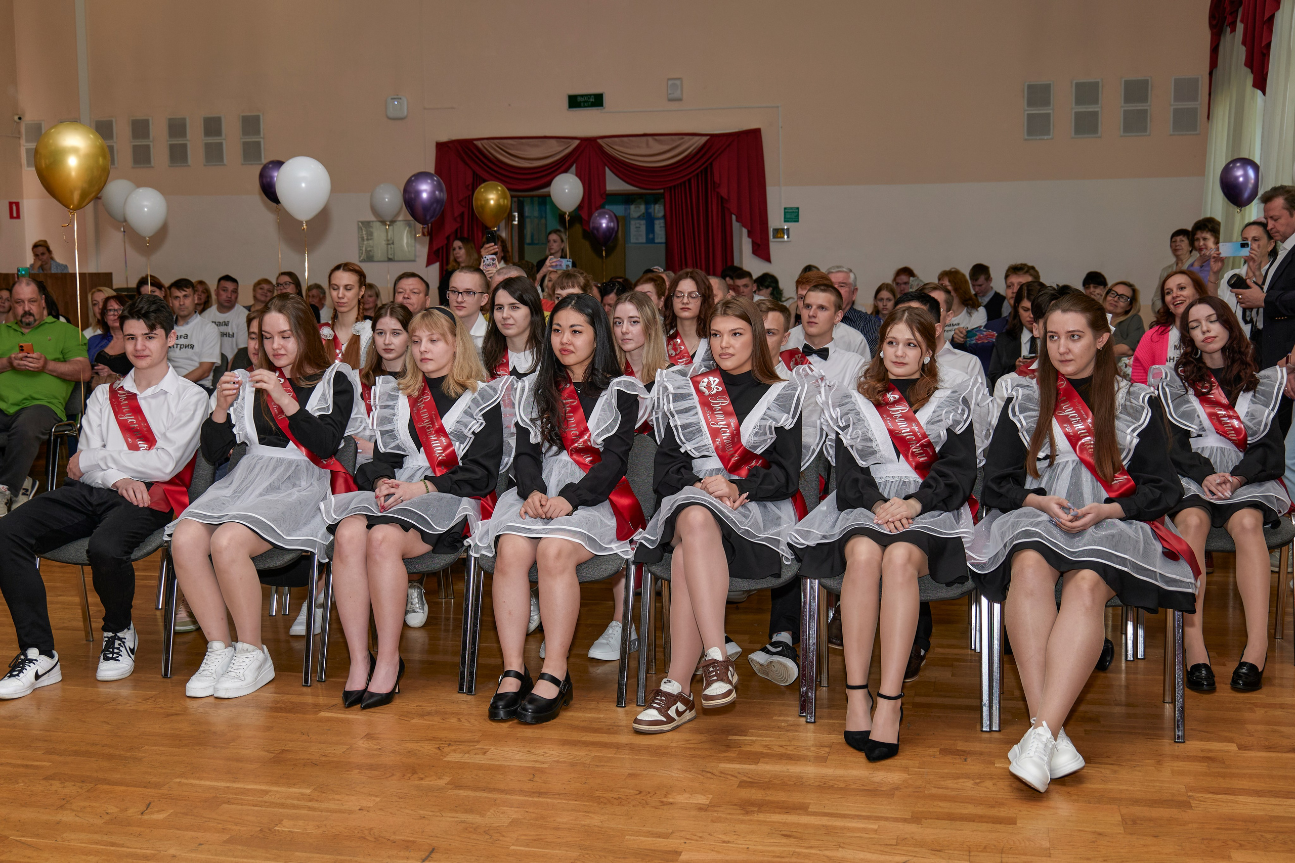 Последний звонок школа 1413. Детский и семейный фотограф г. Москва Оксана Катаджи