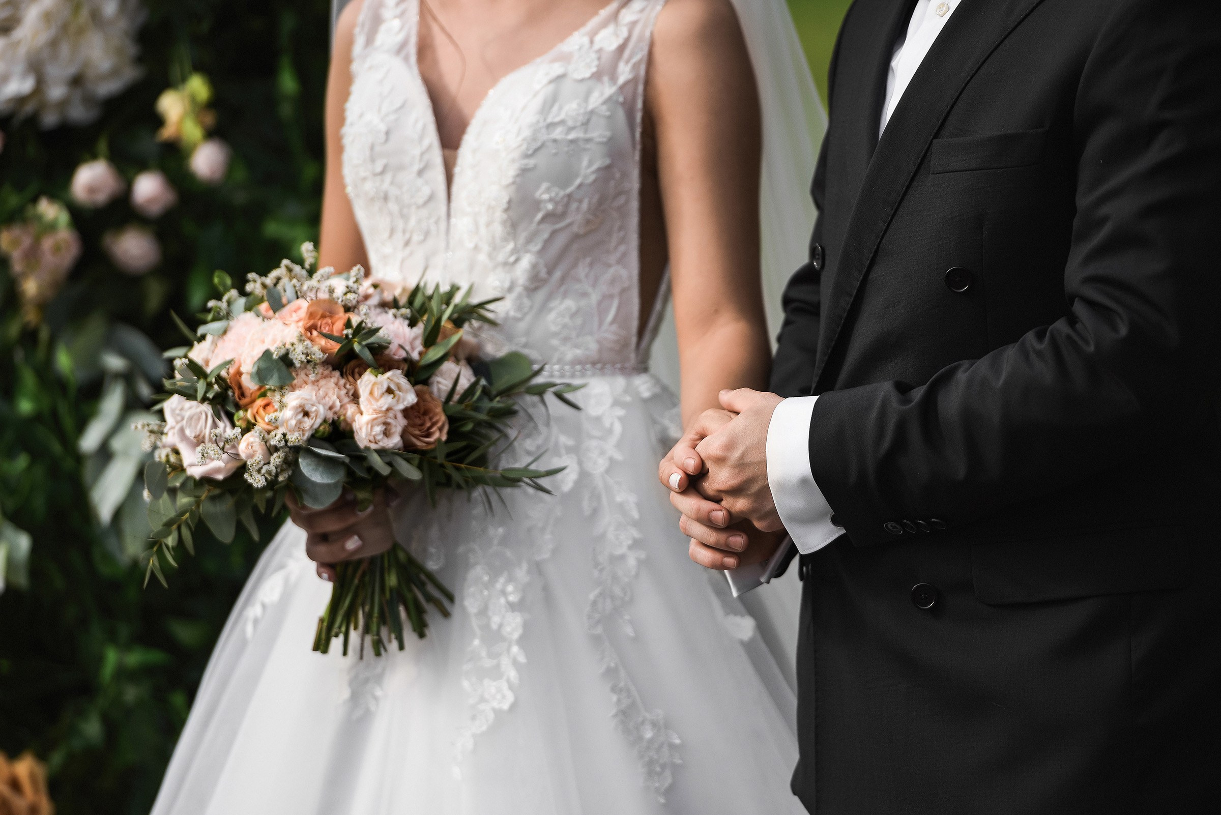 🌄 Демьян и Катя — свадьба в нацпарке "Столбы" | Веселый банкет и эпичные фото на скалах. 📸 Свадебный и семейный фотограф в Красноярске Тихомиров Евгений | 17 лет опыта | 800+ свадеб