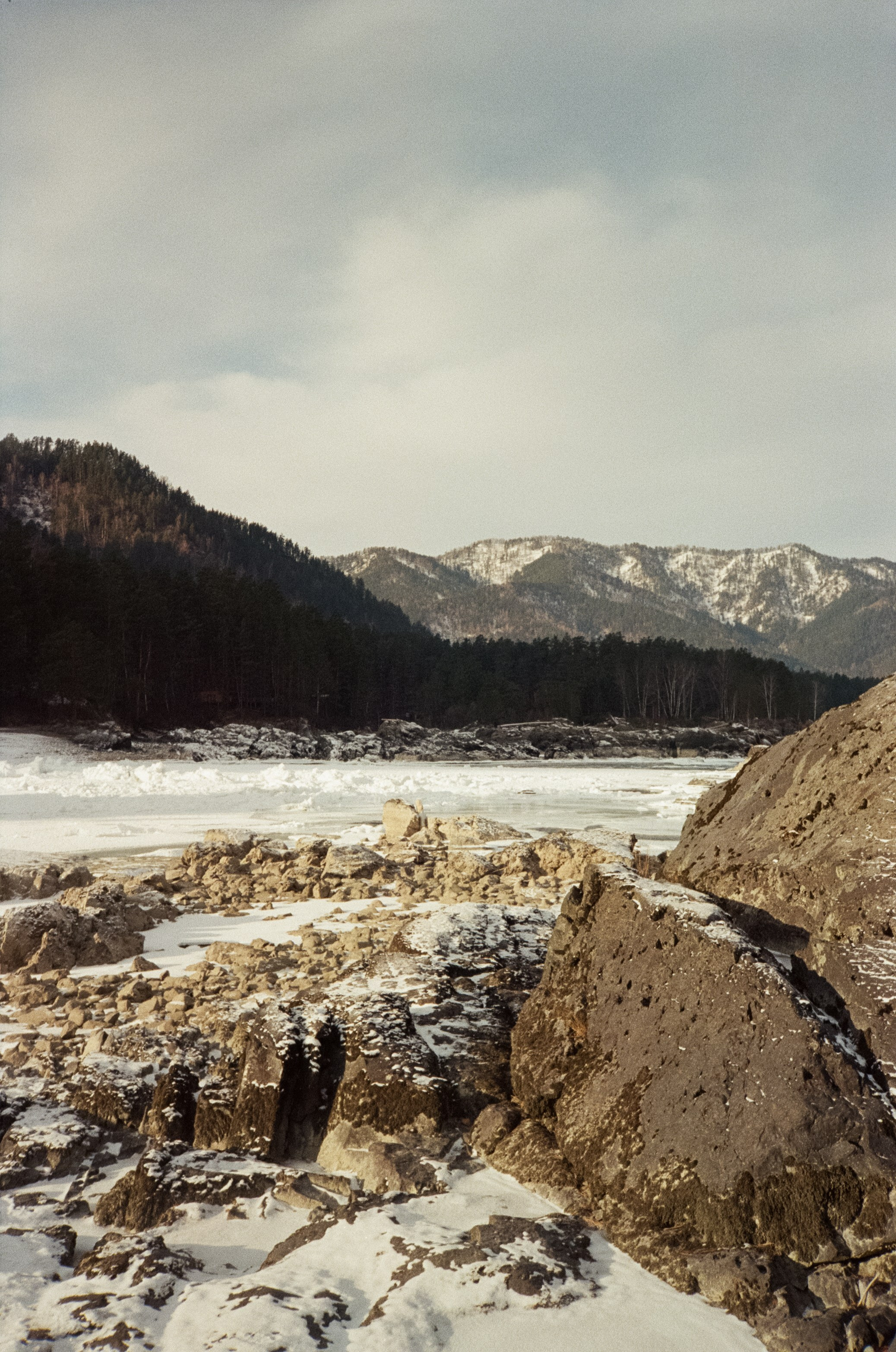 Кедровый остров и база Берель. Яркое солнце, скалы, льды и бурлящий по. Фотограф-документалист Мария Осокина