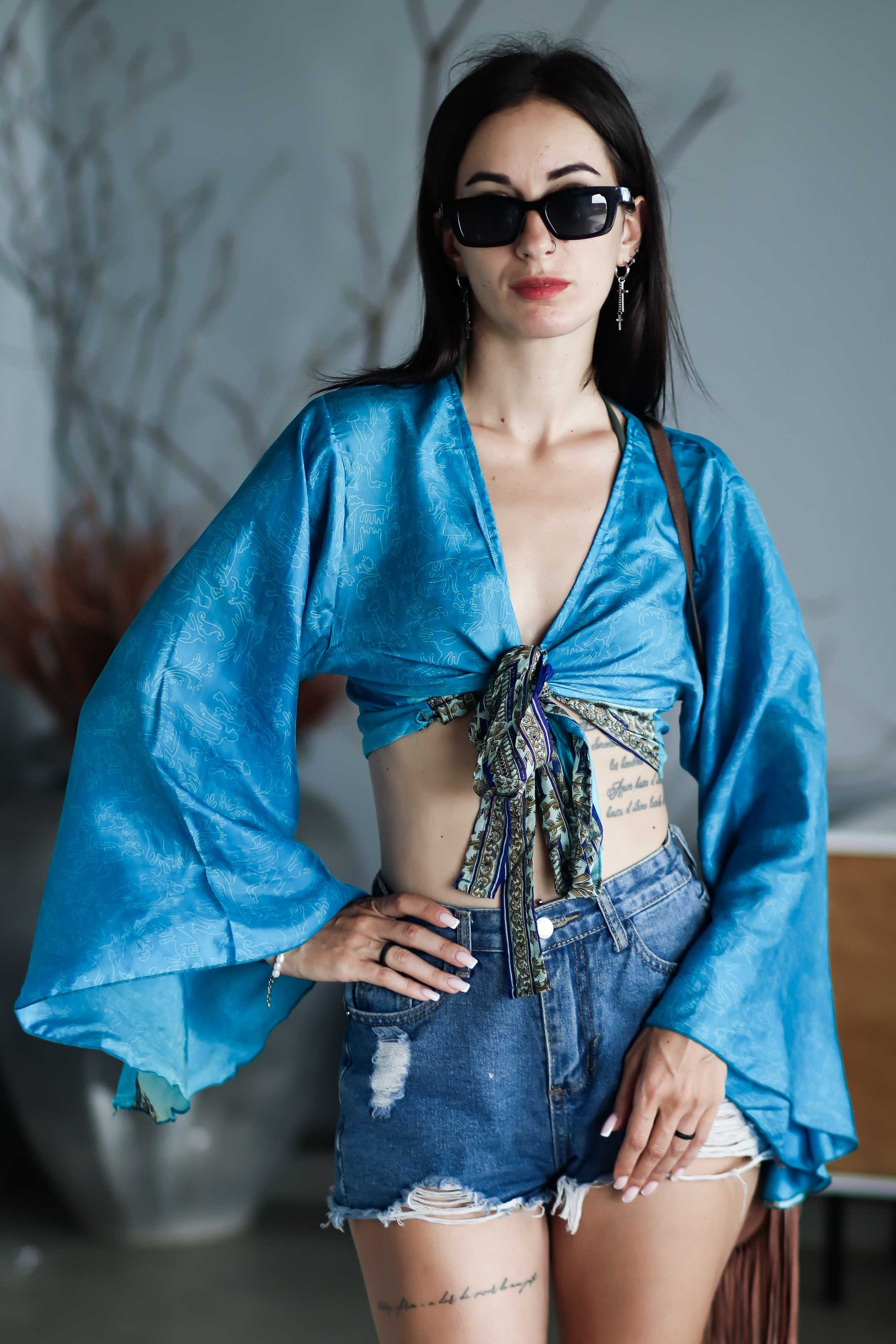 Коллекция купальников бикини. Фотограф на Шри-Ланке