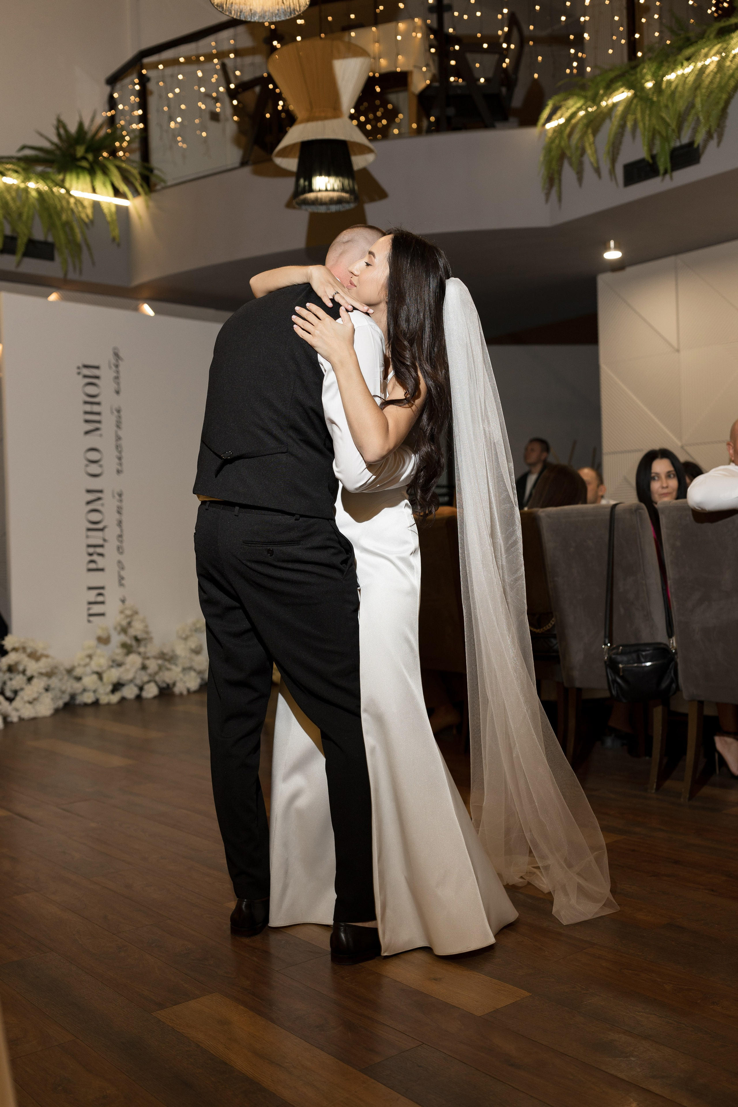 Свадебный ужин в Альбатросе. Анастасия Безуглова- свадебный фотограф в Таганроге